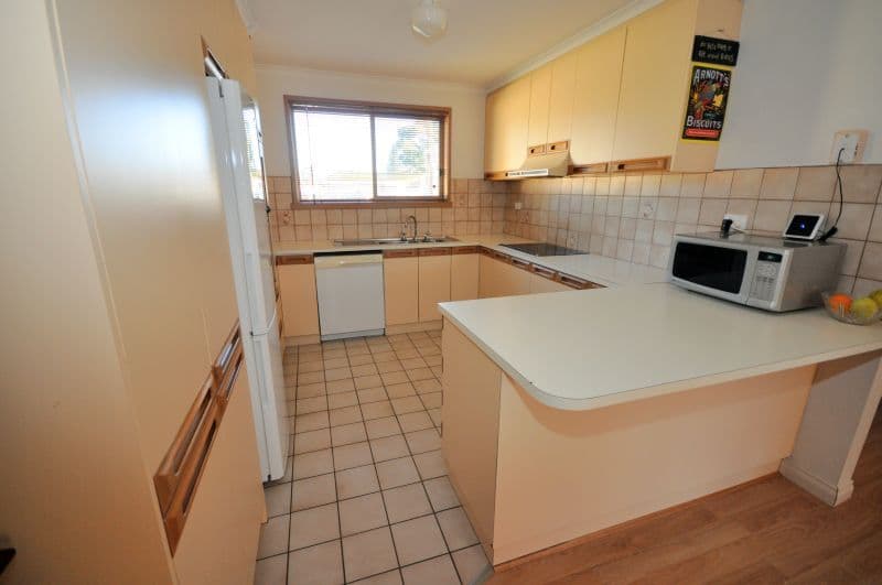 35 Russell Street, LETHBRIDGE VIC 3332, Lethbridge - Thumbnail 3