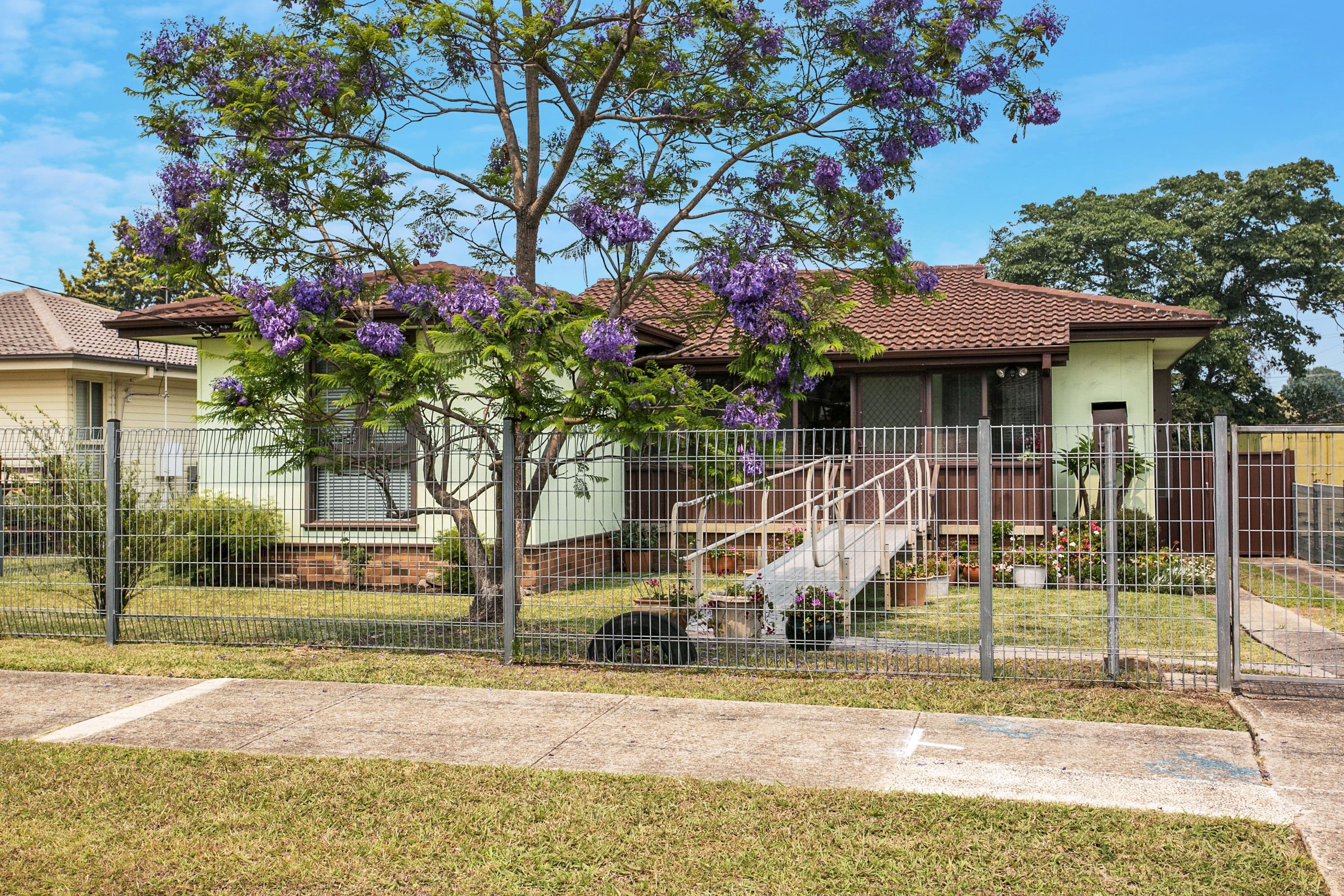 17 Glenrothes Place, Dharruk - Image 1