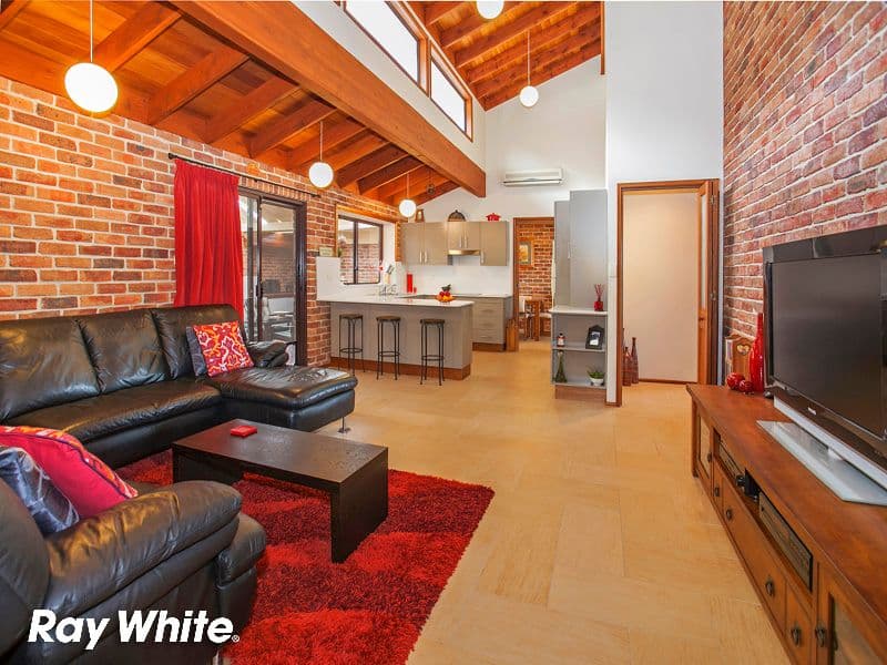 17 Ironbark Crescent, KIAMA DOWNS NSW 2533, Kiama Downs - Thumbnail 2