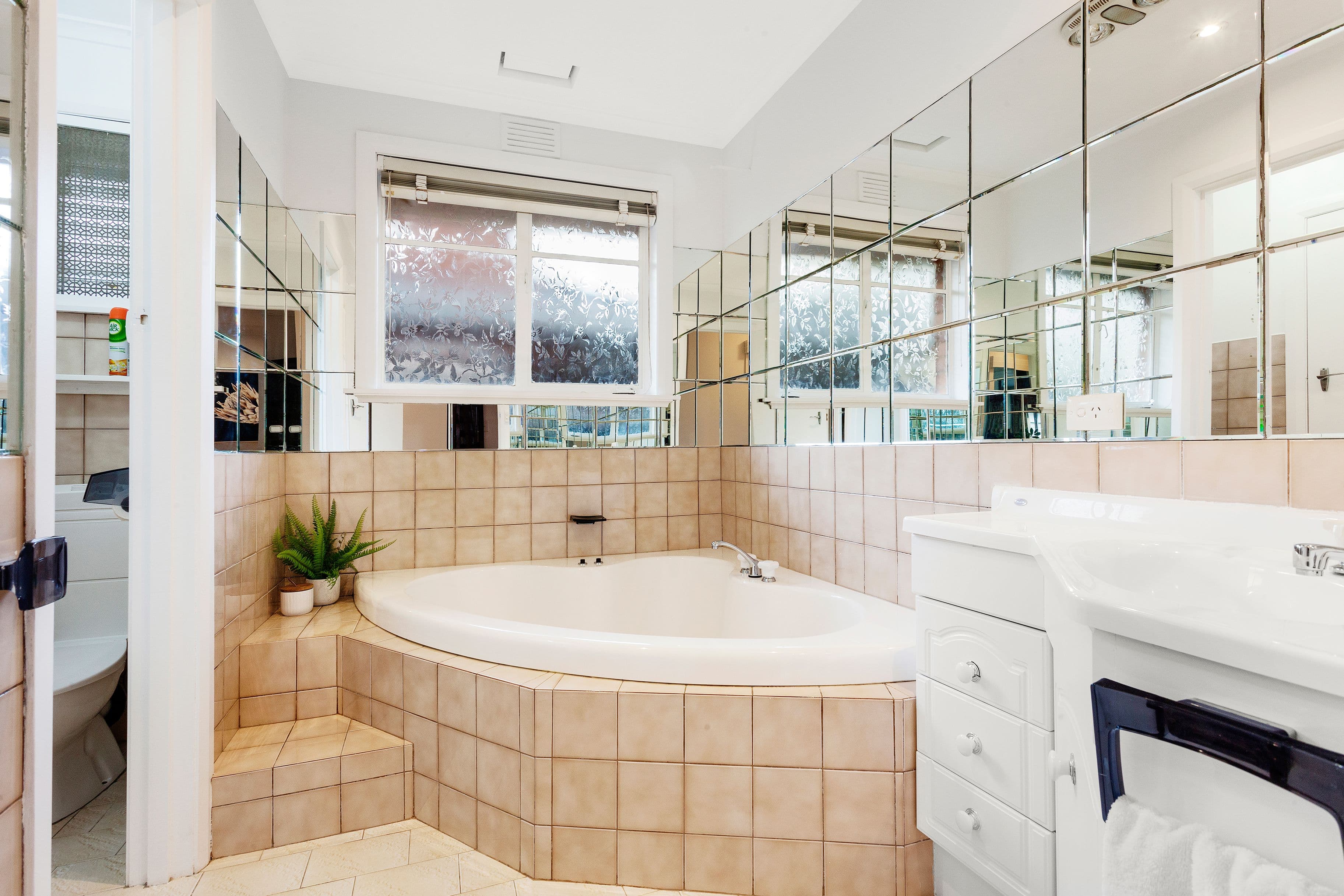 2 Eldon Court, Hampton East VIC 3188, Hampton East - Thumbnail 8