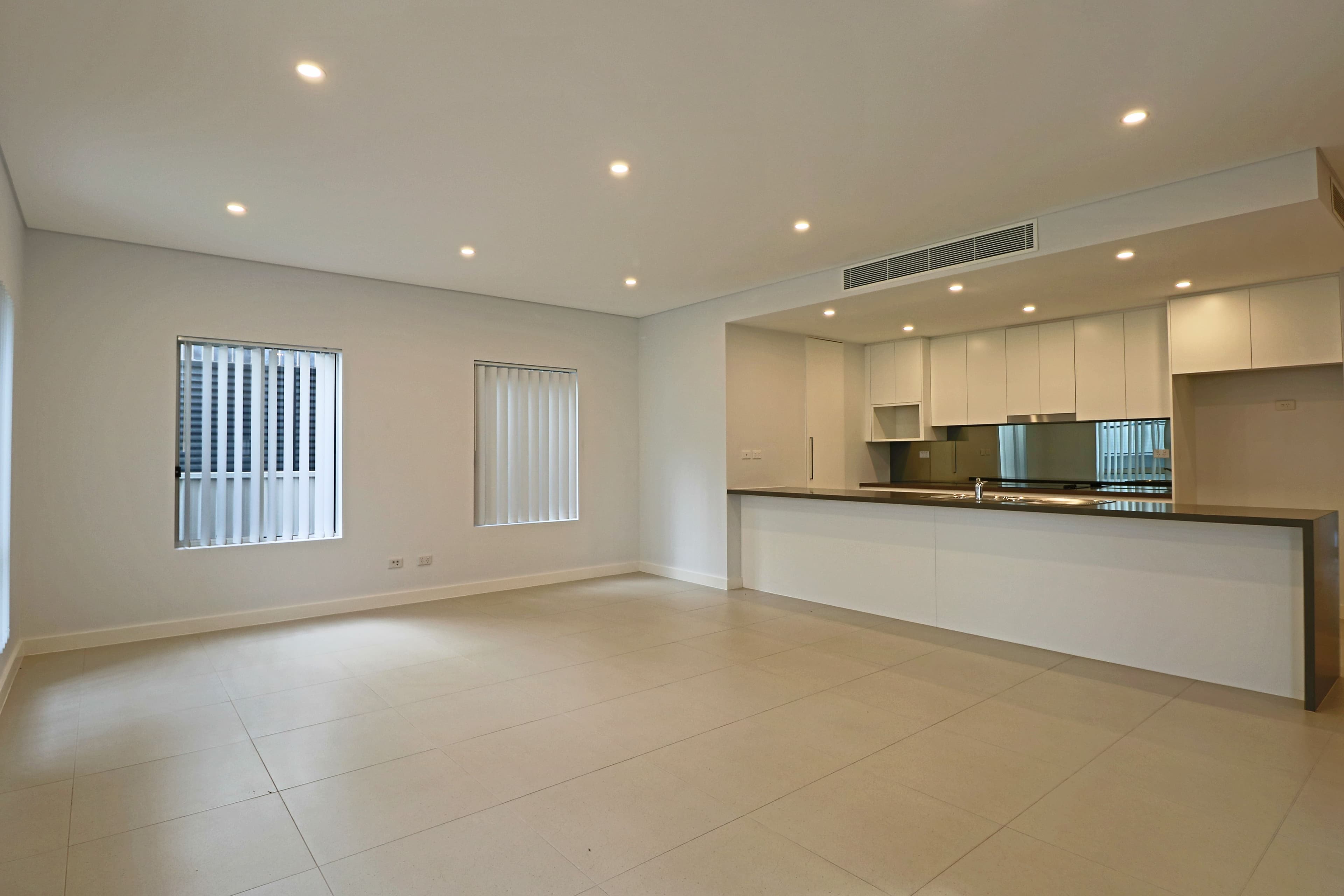 14 Wattle Road, Casula - Thumbnail 4