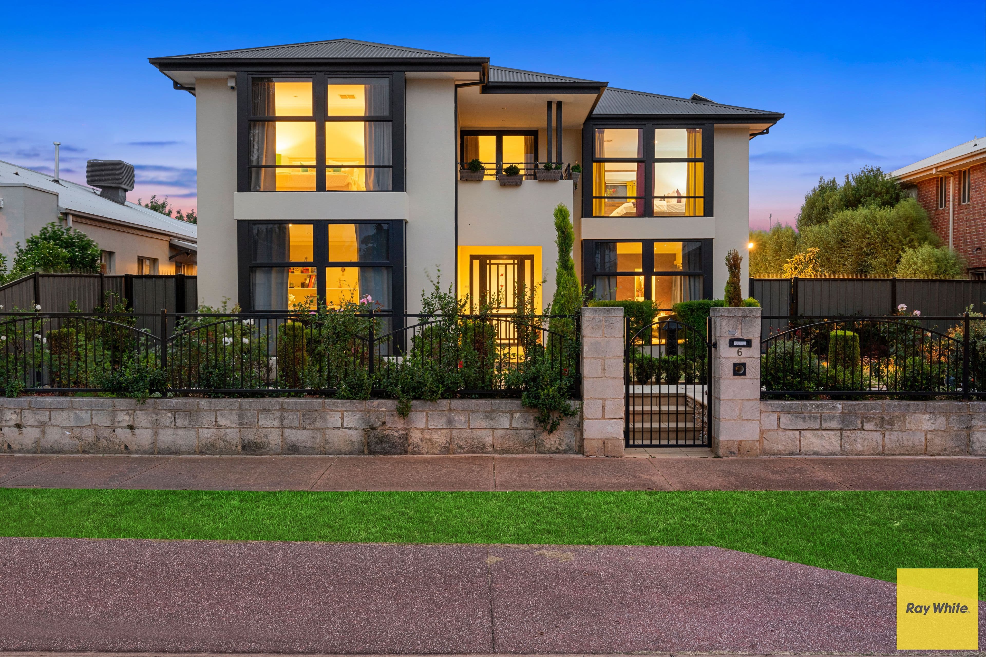 6 Innisfail Drive, Point Cook VIC 3030, Point Cook - Thumbnail 3