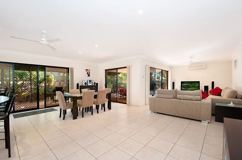 19 Woodlands Way, PARKWOOD QLD 4214, Parkwood - Thumbnail 3