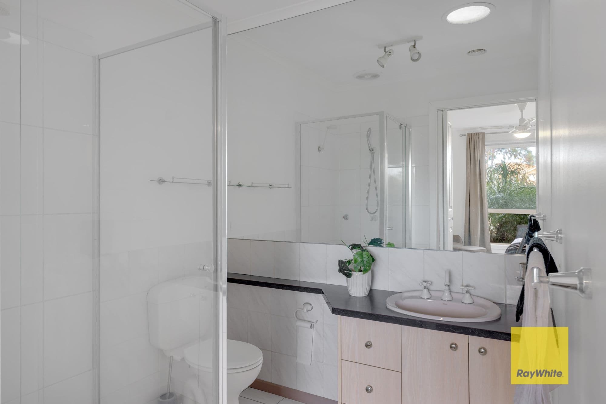 9 Ovington Place, Altona Meadows VIC 3028, Altona Meadows - Thumbnail 5