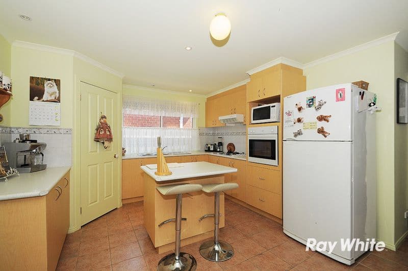 35 Glenaire Crescent, CRANBOURNE WEST VIC 3977, Cranbourne West - Thumbnail 4