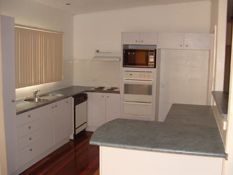 3 Chamberlain Avenue, ROCHEDALE SOUTH QLD 4123, Rochedale South - Thumbnail 3