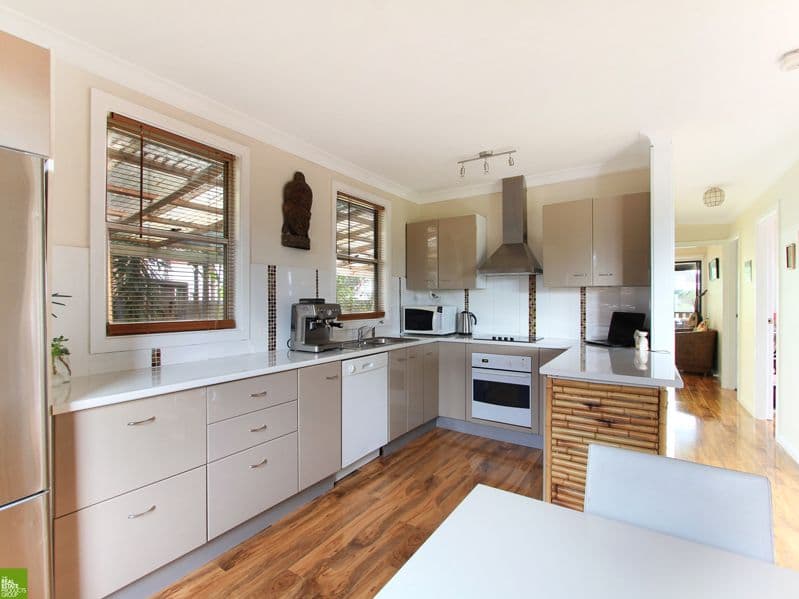 10 Irvine Street, BARRACK HEIGHTS NSW 2528, Barrack Heights - Thumbnail 2