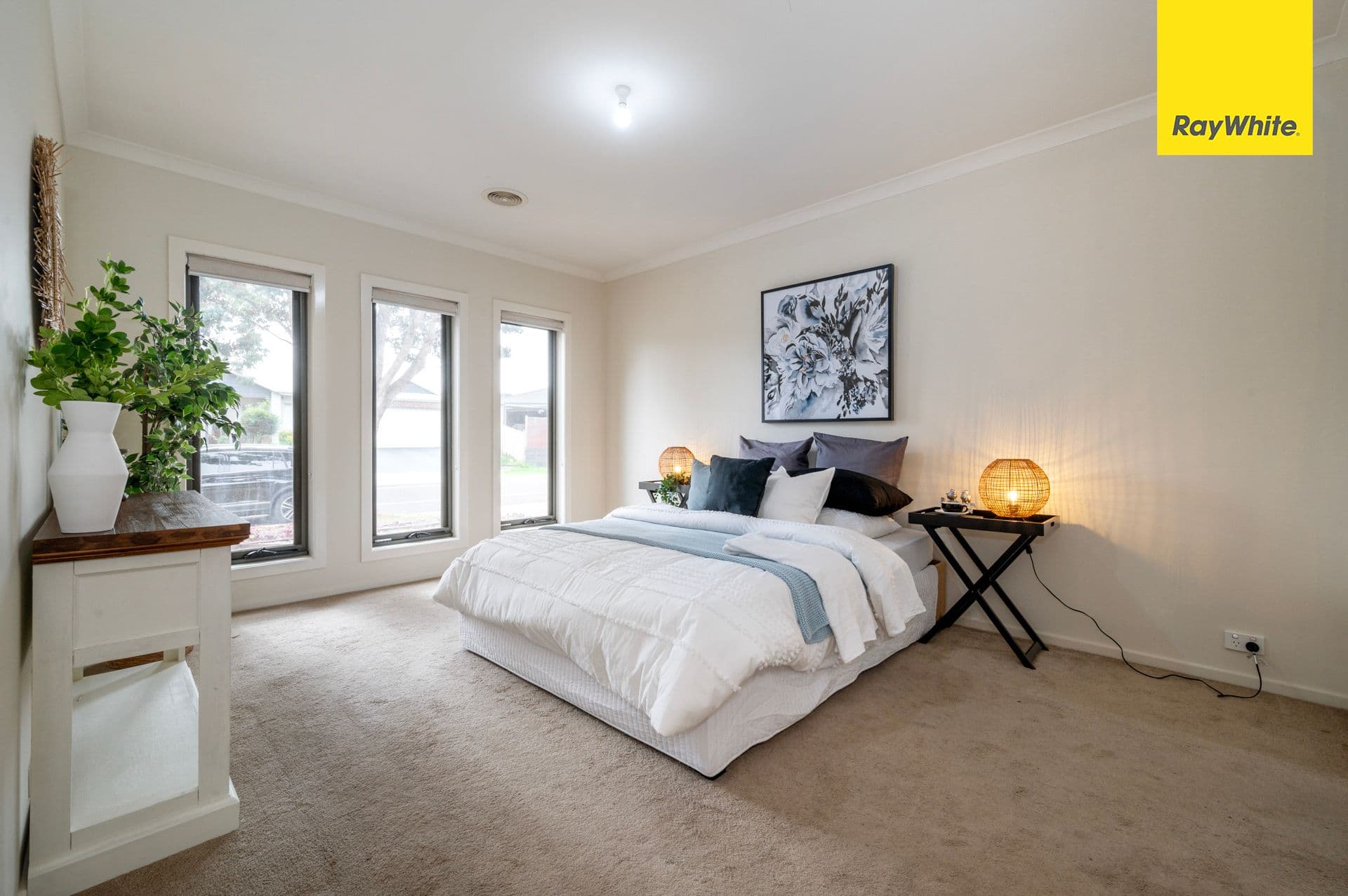 5 Tetbury Avenue, WEIR VIEWS VIC 3338, Weir Views - Thumbnail 2