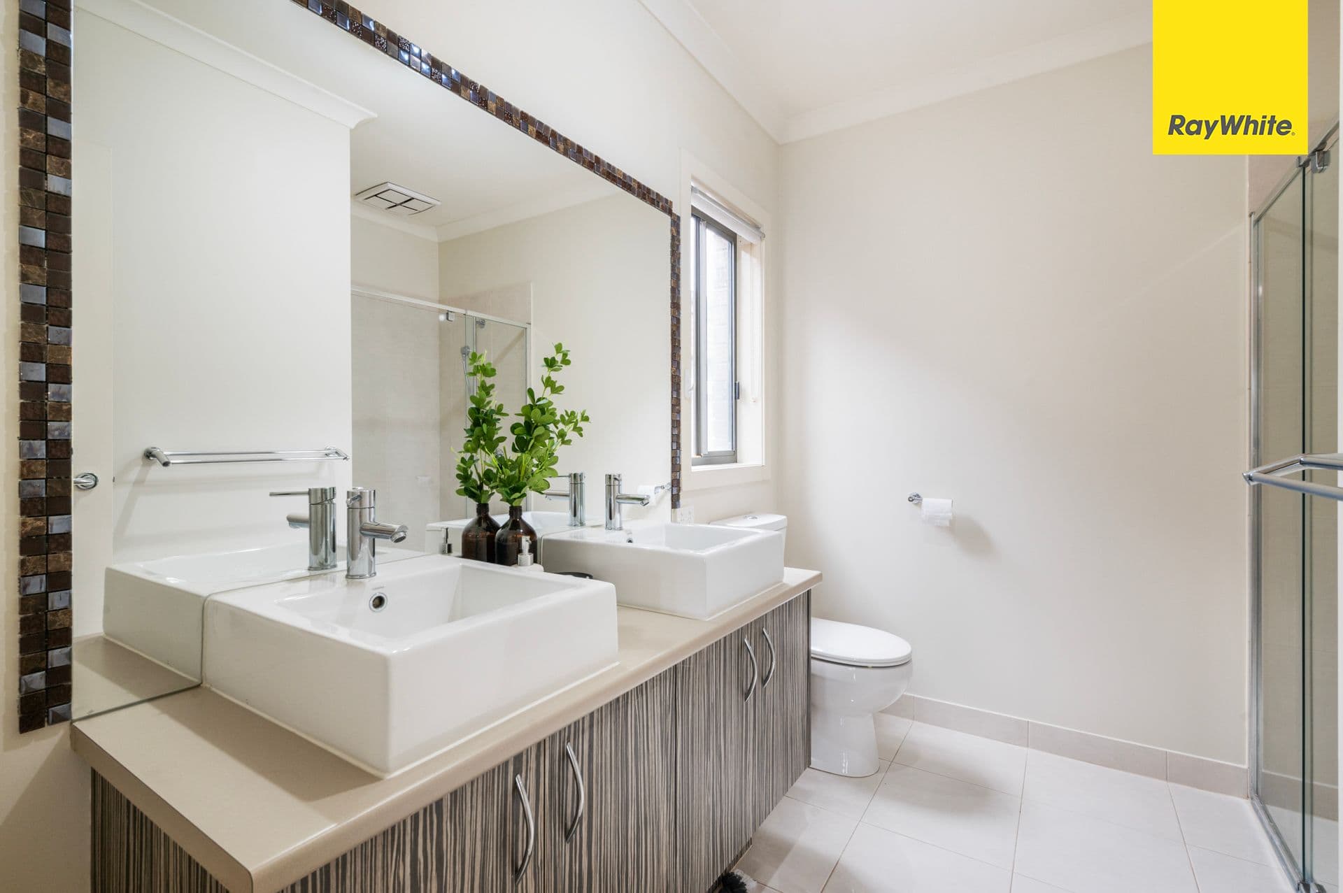 5 Tetbury Avenue, WEIR VIEWS VIC 3338, Weir Views - Thumbnail 3