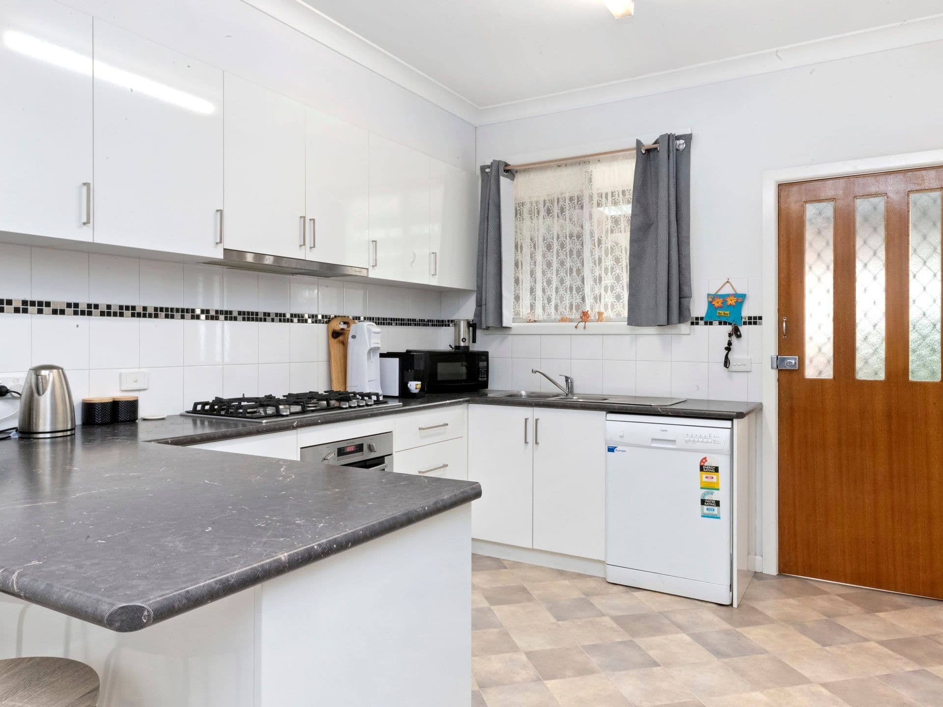 31 Shadforth Street, Benalla VIC 3672, Benalla - Thumbnail 3
