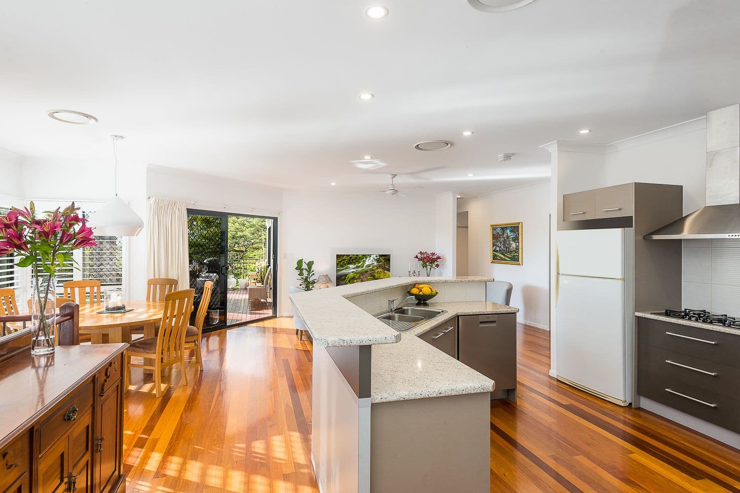 6 Karana Street, Seven Hills QLD 4170, Seven Hills - Thumbnail 2