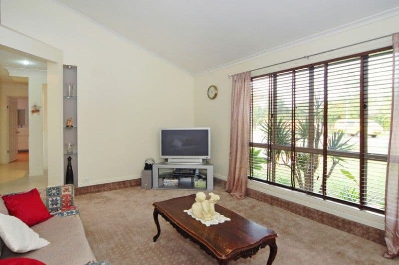 52 Bergamont Street, ELANORA QLD 4221, Elanora - Thumbnail 3