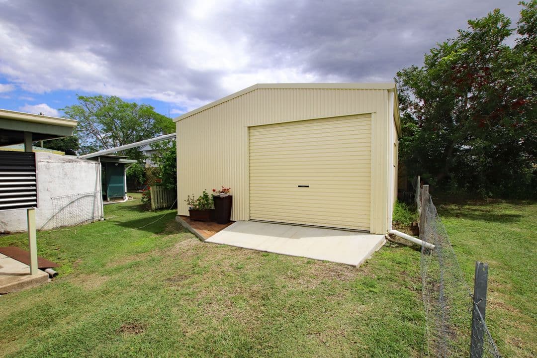 77 Newton Street, Monto QLD 4630, Monto - Thumbnail 3