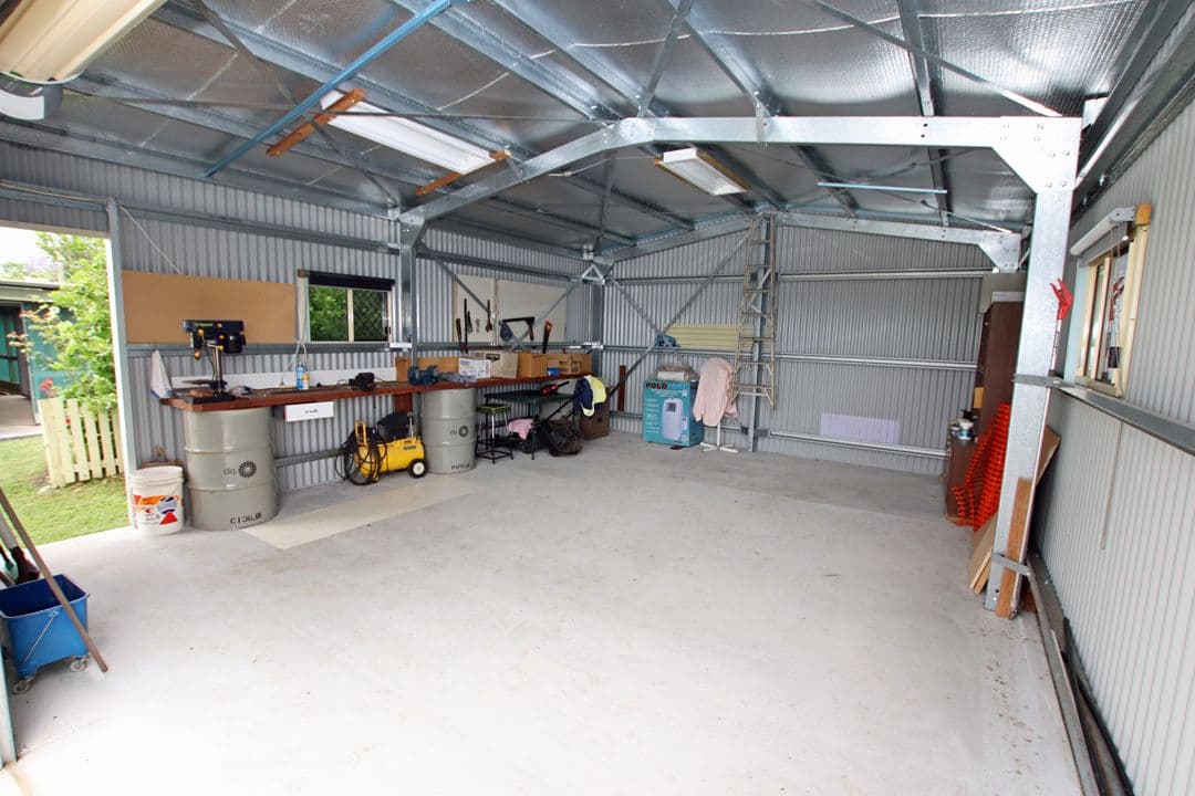 77 Newton Street, Monto QLD 4630, Monto - Thumbnail 4