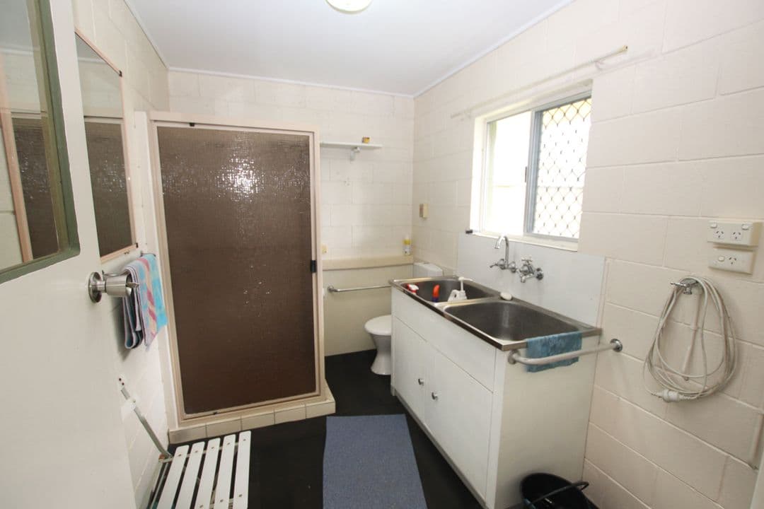 77 Newton Street, Monto QLD 4630, Monto - Thumbnail 7