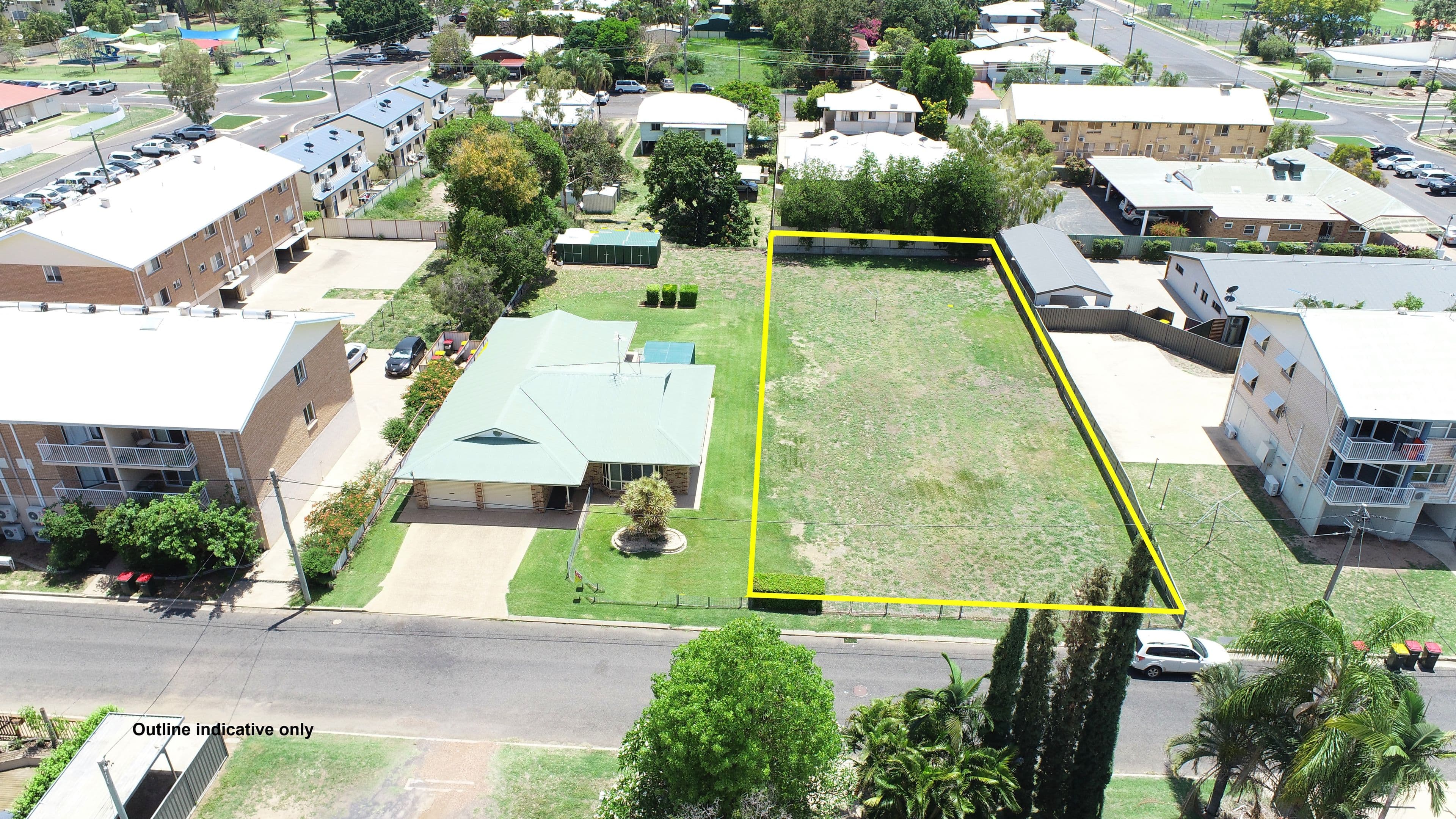 15 School Lane, Emerald QLD 4720, Emerald - Image 1
