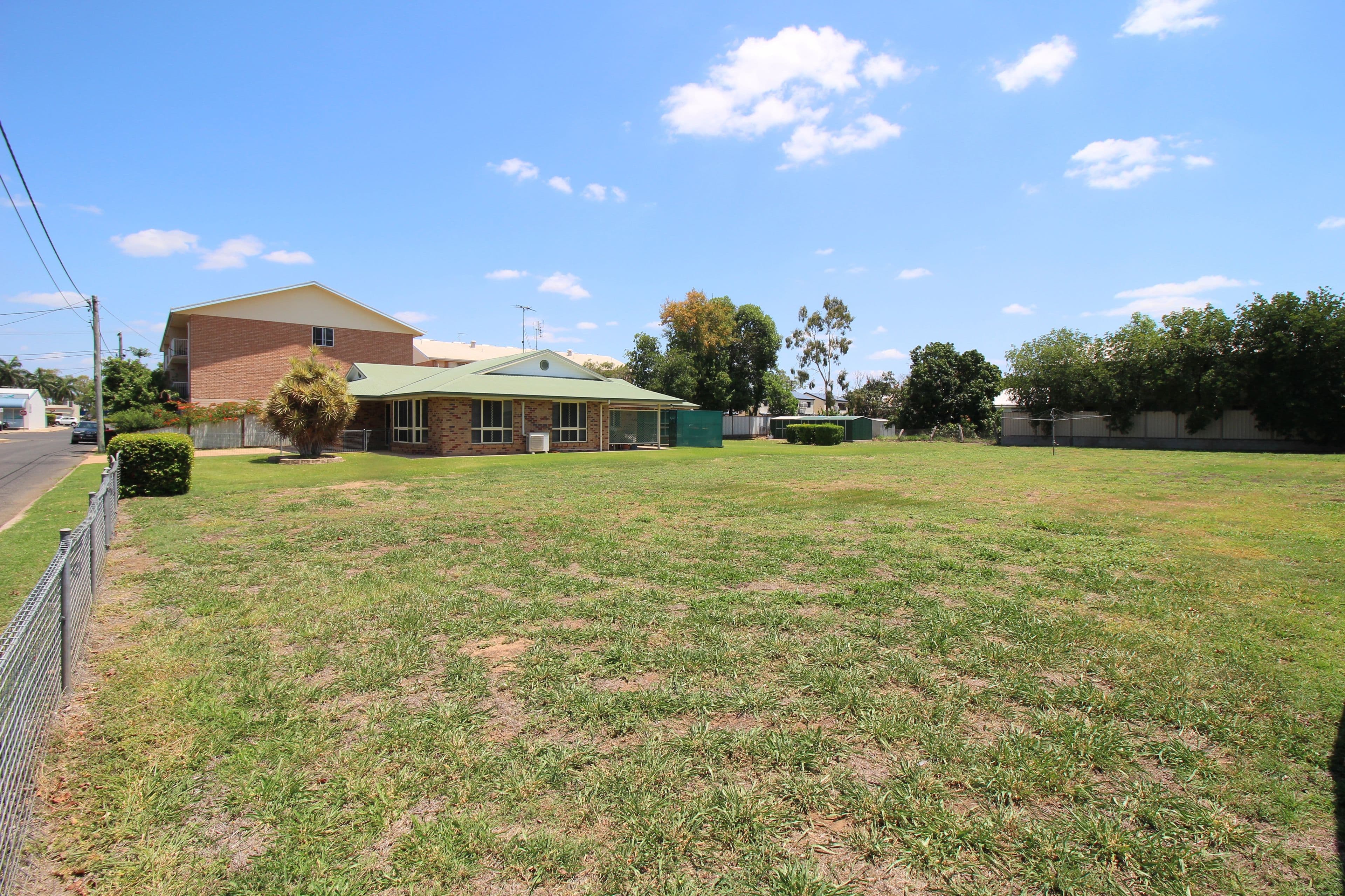 15 School Lane, Emerald QLD 4720, Emerald - Thumbnail 3