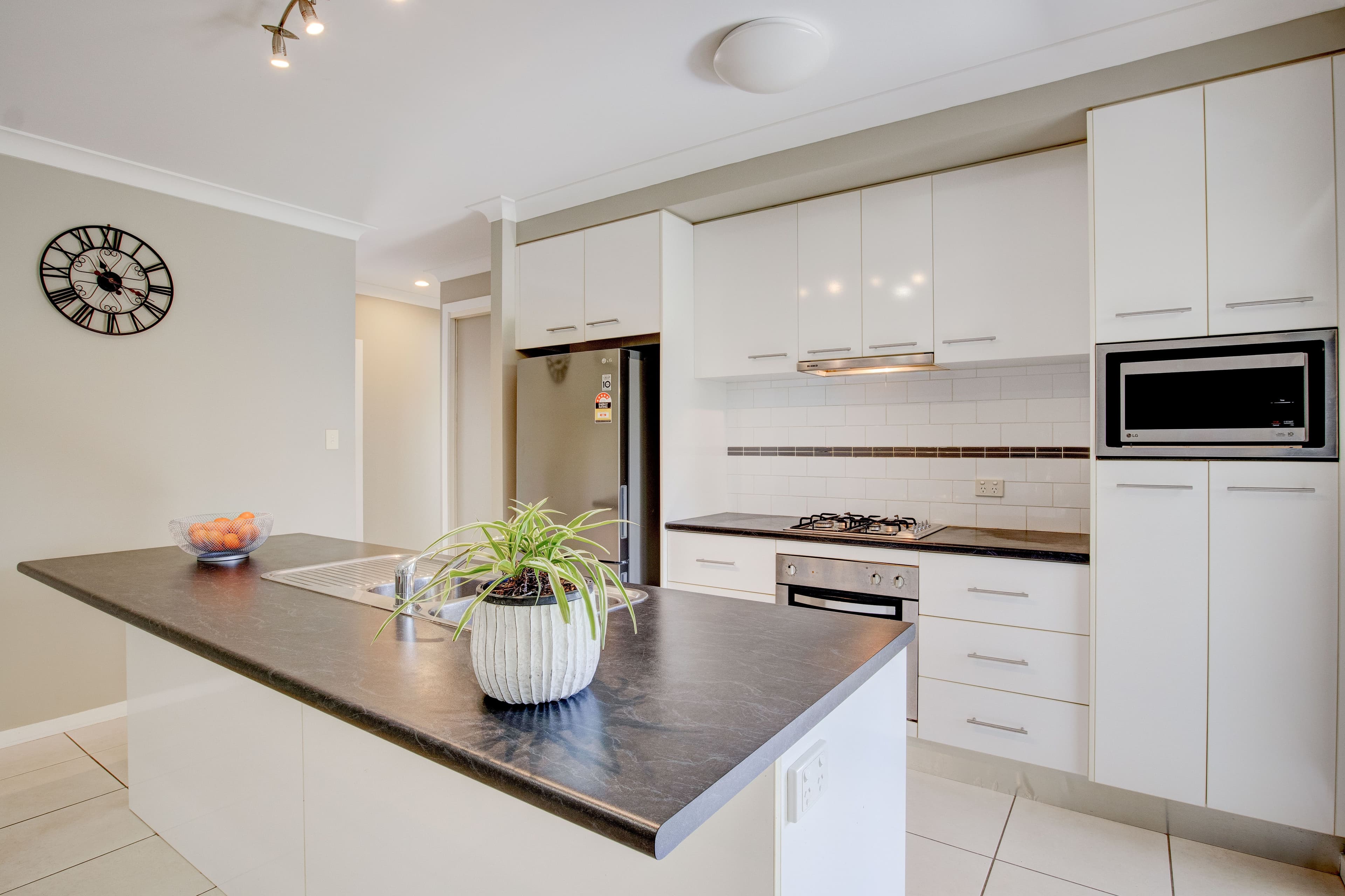 4 Spinnaker Street, SOUTH MISSION QLD 4852, South Mission Beach - Thumbnail 3