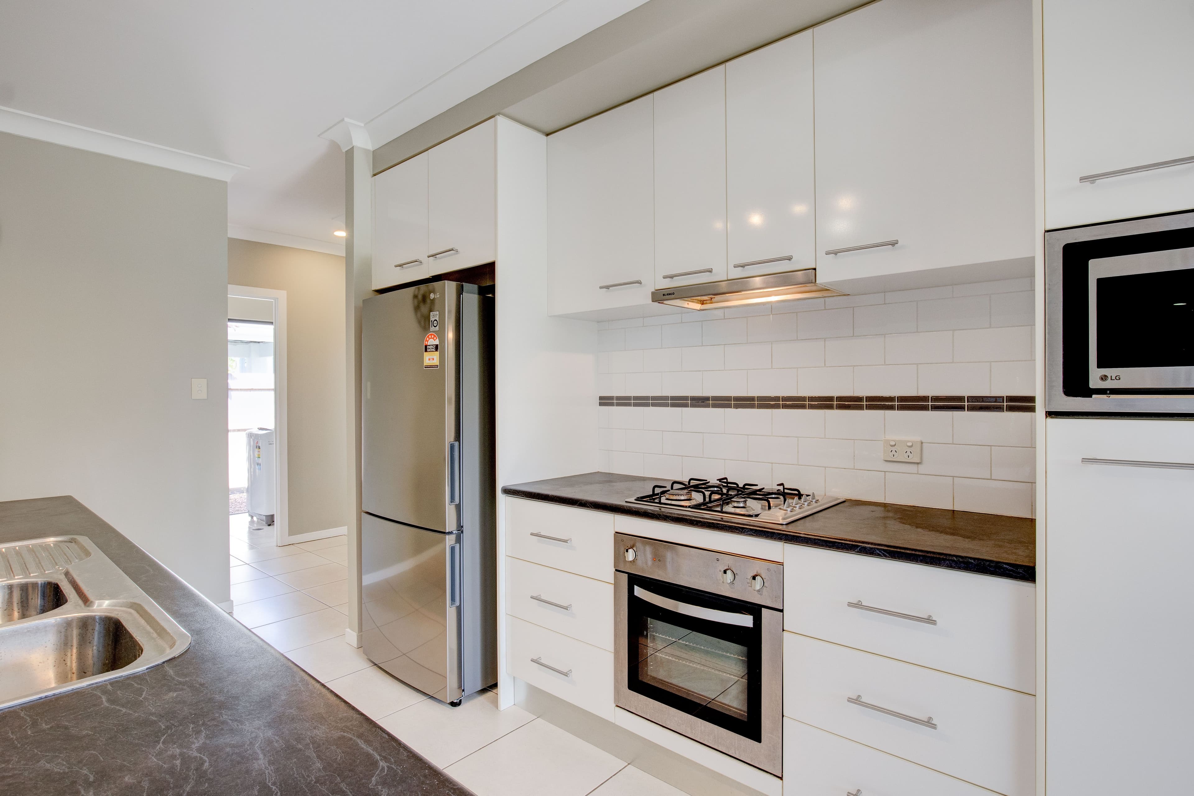 4 Spinnaker Street, SOUTH MISSION QLD 4852, South Mission Beach - Thumbnail 7