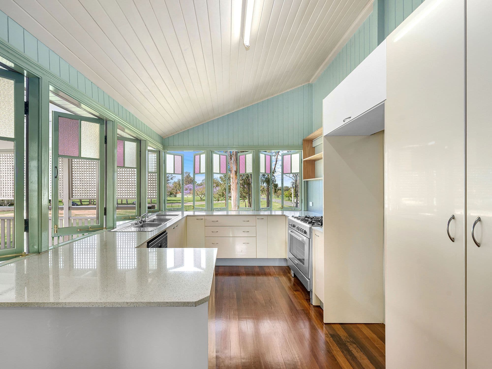 49 Englefield Road, Oxley QLD 4075, Oxley - Thumbnail 2