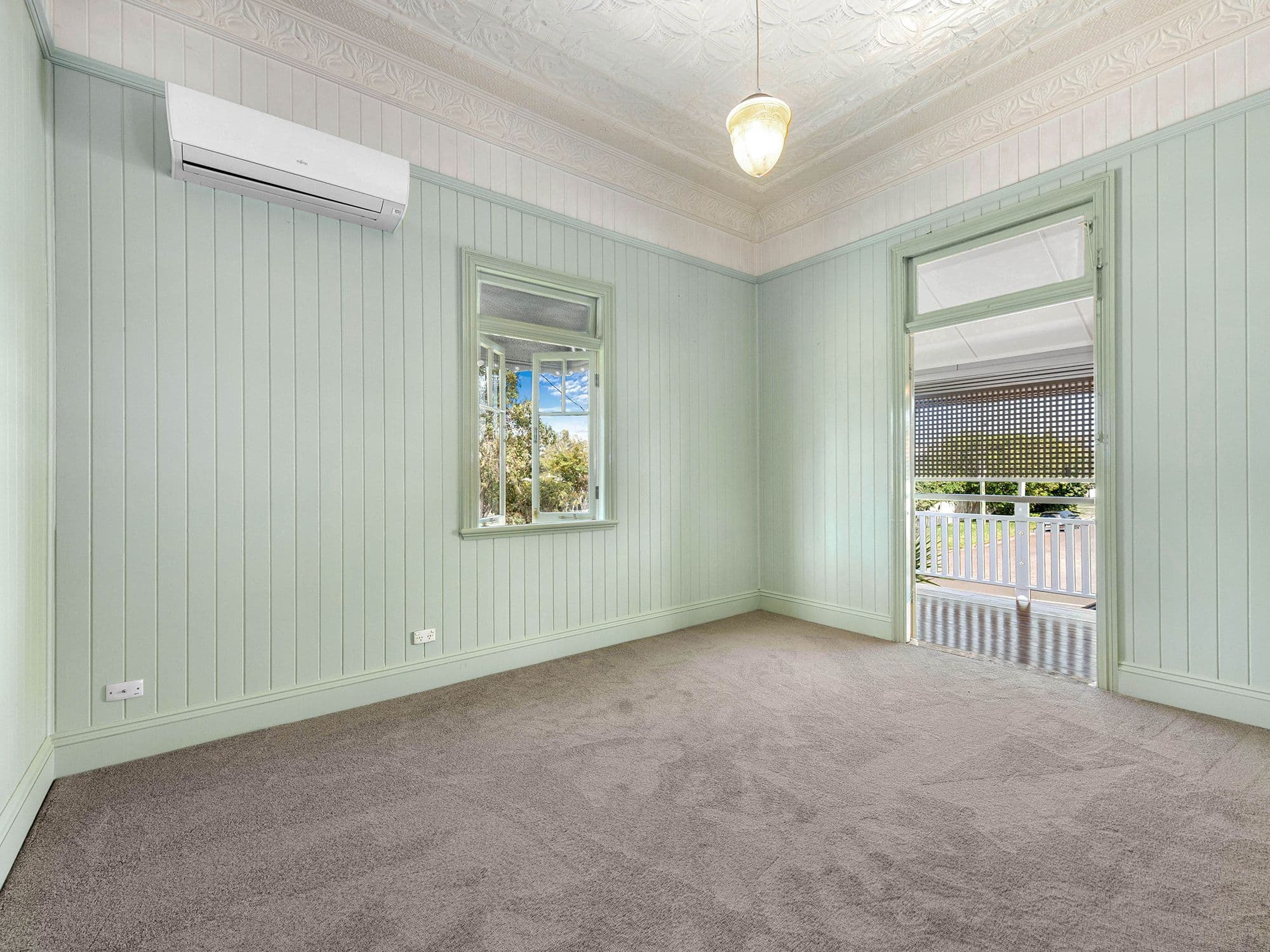 49 Englefield Road, Oxley QLD 4075, Oxley - Thumbnail 3