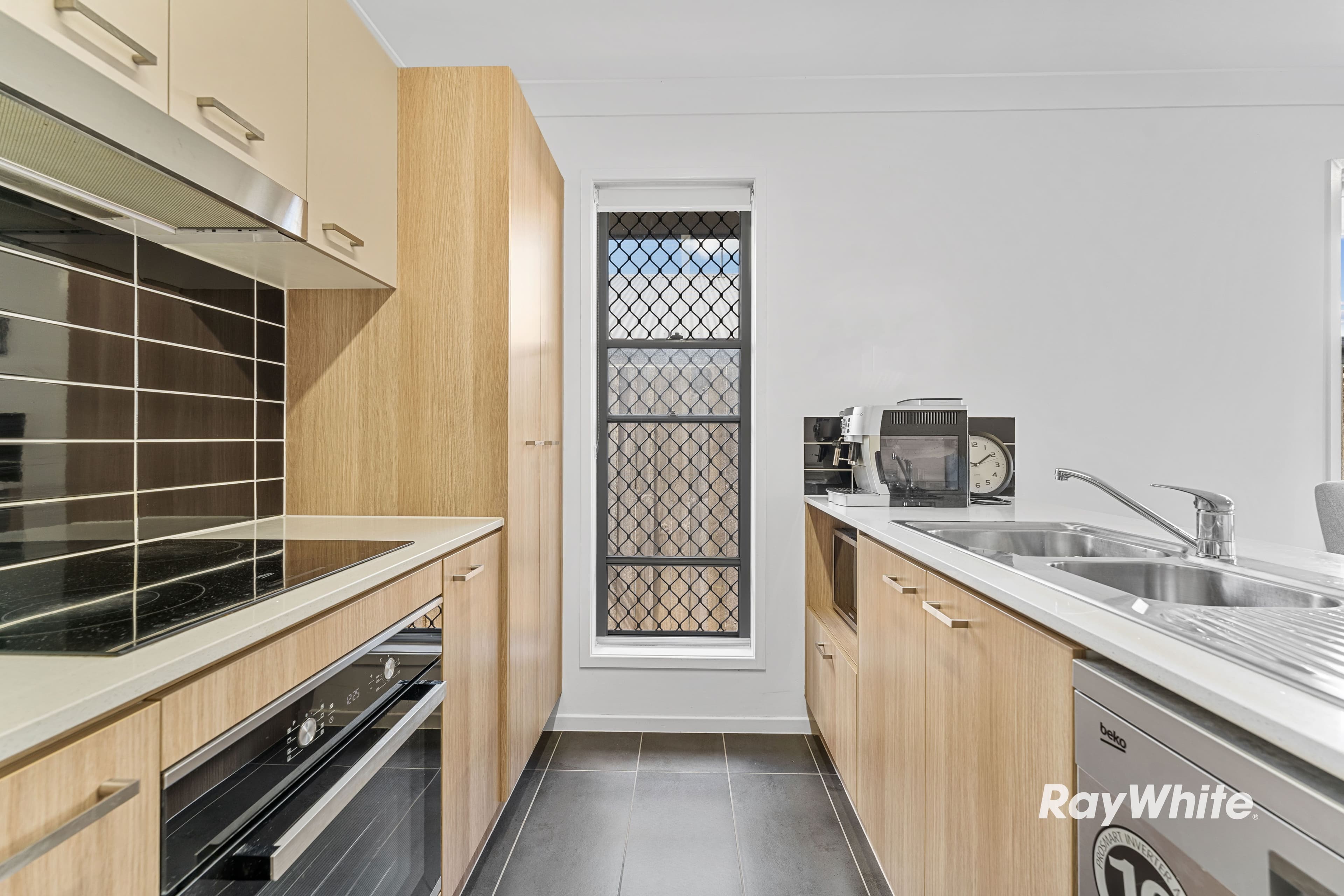 24 Mount Glorious Street, Park Ridge QLD 4125, Park Ridge - Thumbnail 2