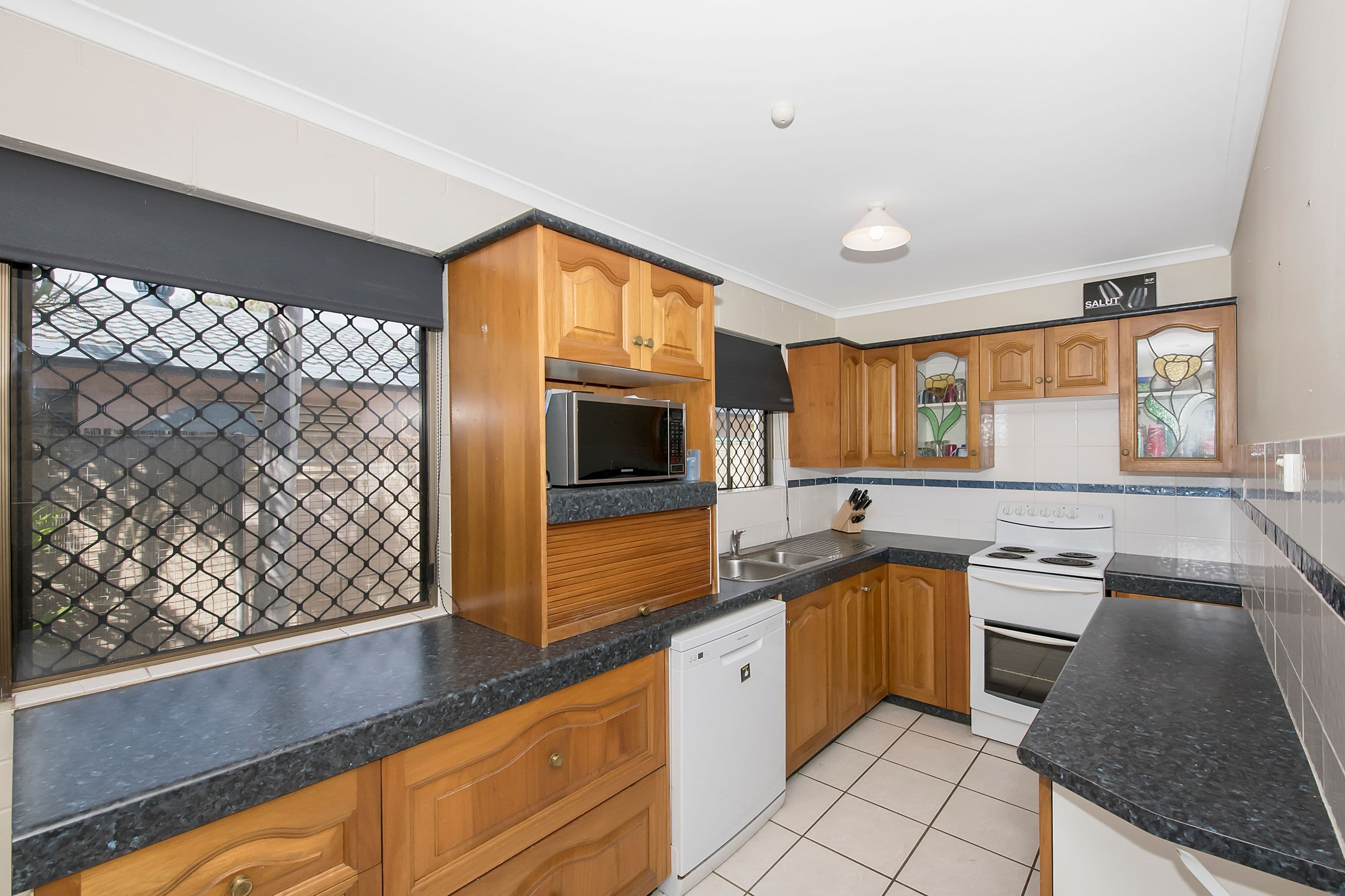 16 Salisbury Crescent, Kirwan QLD 4817, Kirwan - Thumbnail 2