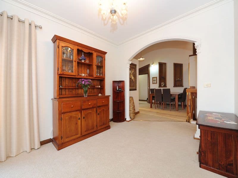 11 BLUEBERRY Road, MOOROOLBARK VIC 3138, Mooroolbark - Thumbnail 5