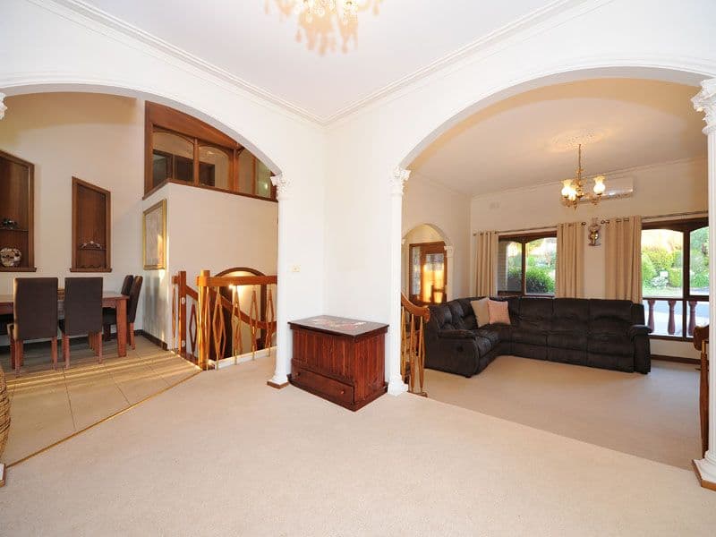 11 BLUEBERRY Road, MOOROOLBARK VIC 3138, Mooroolbark - Thumbnail 6
