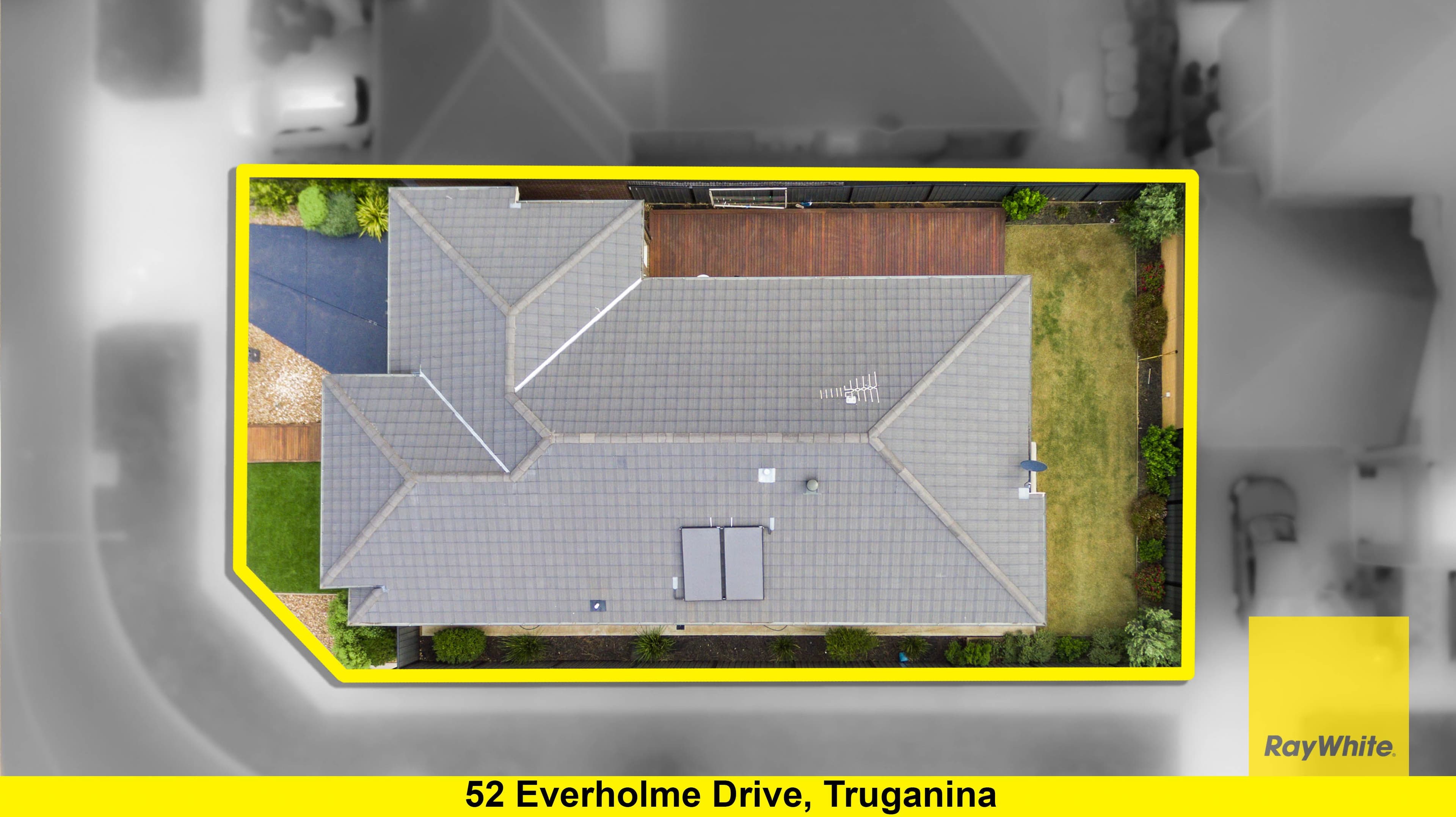 52 EVERHOLME Drive, Truganina VIC 3029, Truganina - Thumbnail 2