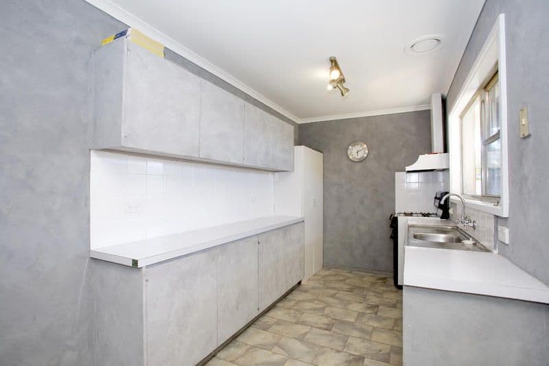 8 Sharland Road, CORIO VIC 3214, Corio - Thumbnail 2