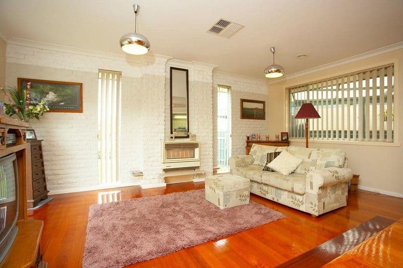 23 Christopher Crescent, MELTON VIC 3337, Melton - Thumbnail 2