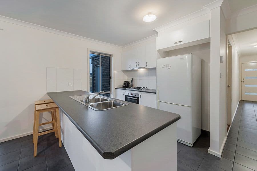 9 Highfield Drive, MICKLEHAM VIC 3064, Mickleham - Thumbnail 3