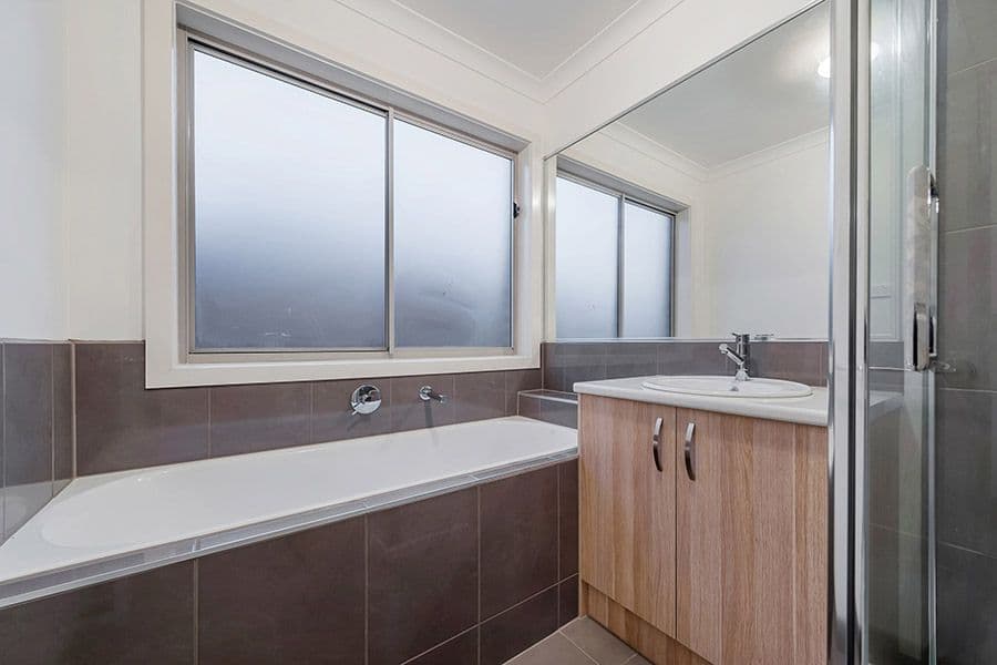 9 Highfield Drive, MICKLEHAM VIC 3064, Mickleham - Thumbnail 8