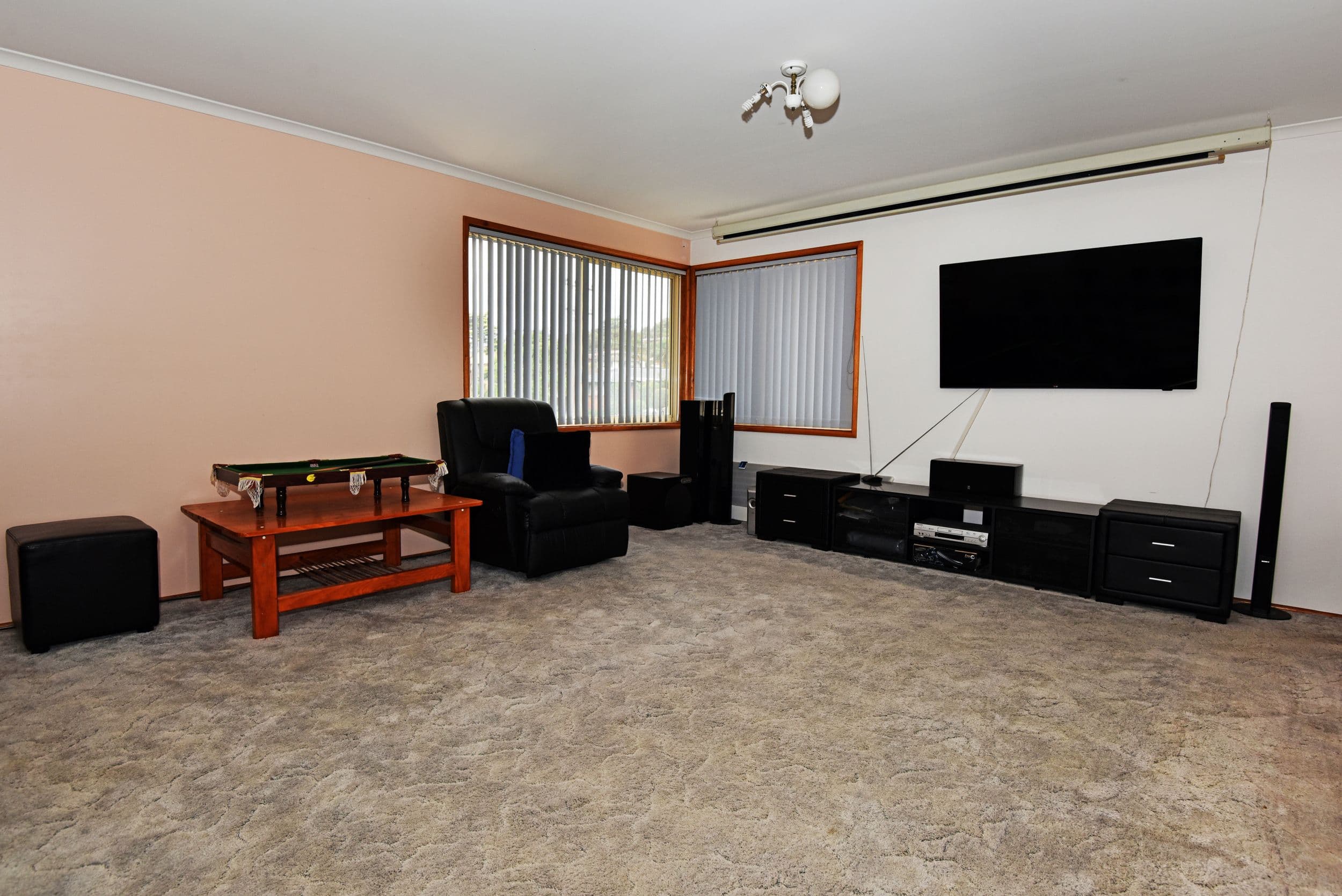 8 Lawrence Avenue, Mount Warrigal - Thumbnail 8
