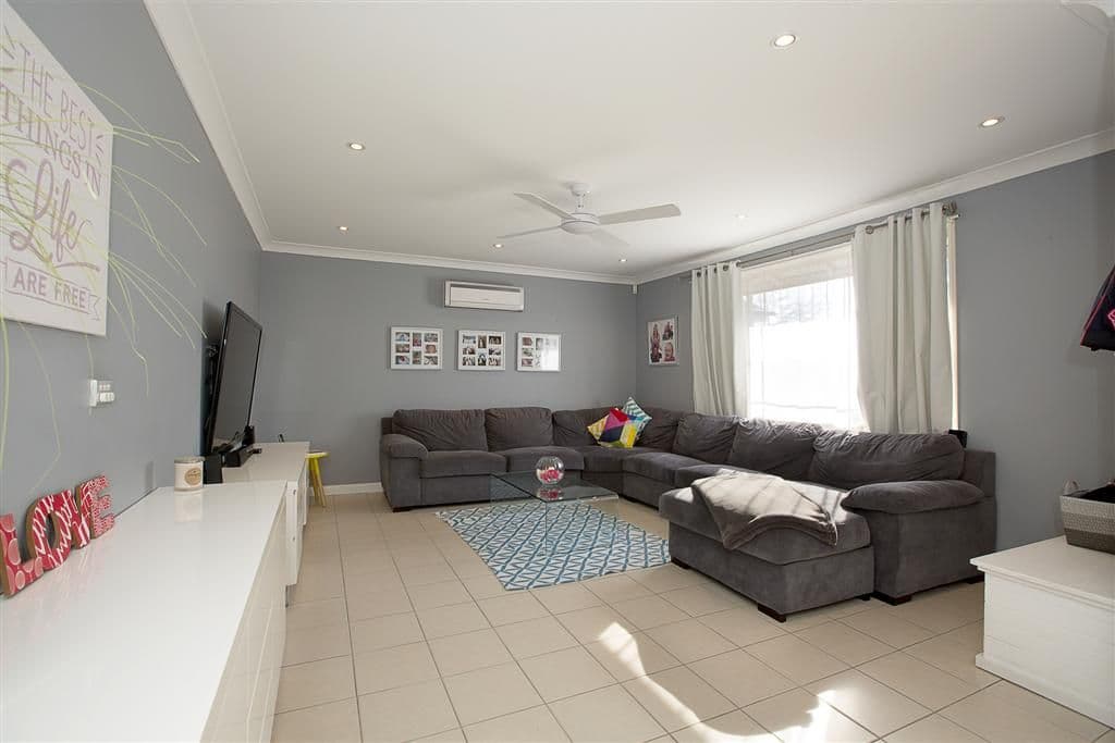 15 Ferntree Close, Glenmore Park NSW 2745, Glenmore Park - Thumbnail 2