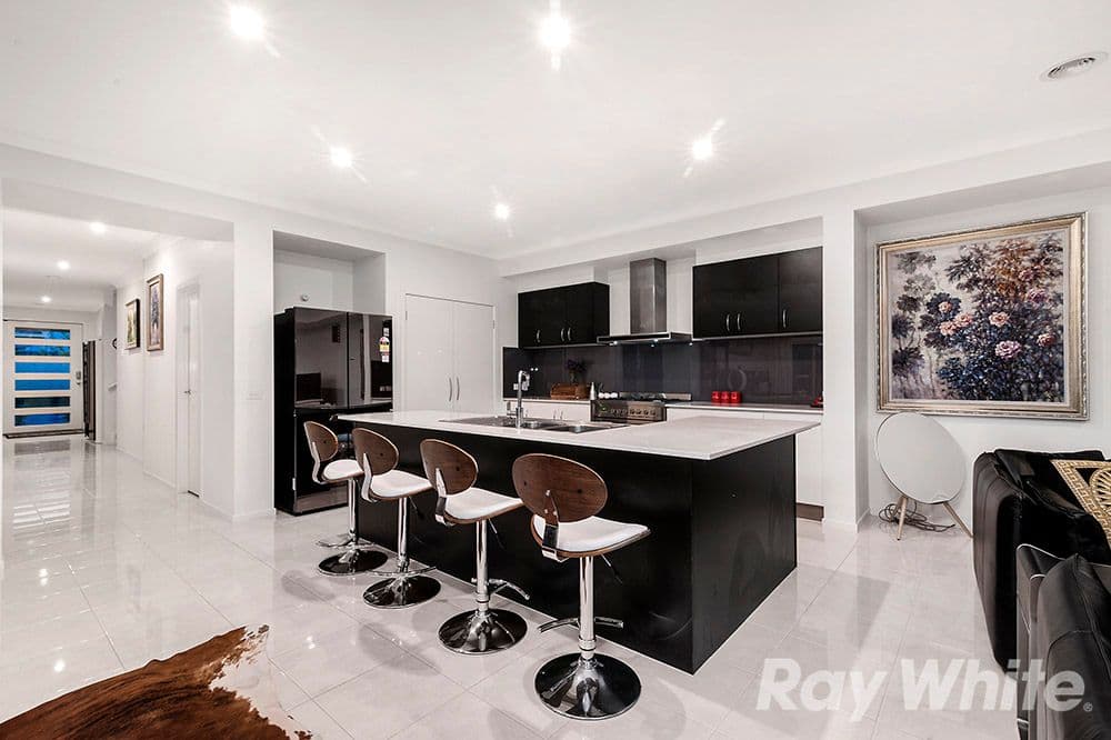 7 Silvercrest Court, Keysborough VIC 3173, Keysborough - Thumbnail 2