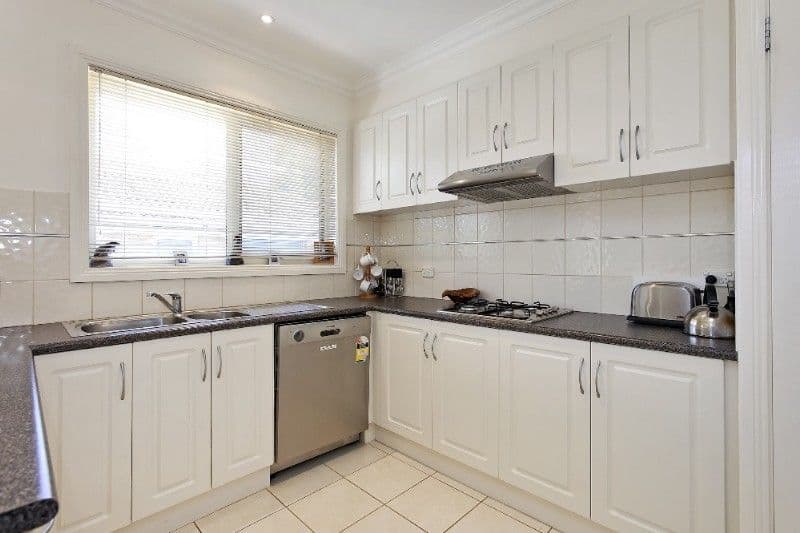 10 Bareena Avenue, ROWVILLE VIC 3178, Rowville - Thumbnail 2