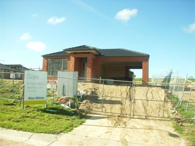 9 Sweetgum Court, PAKENHAM VIC 3810, Pakenham - Thumbnail 2