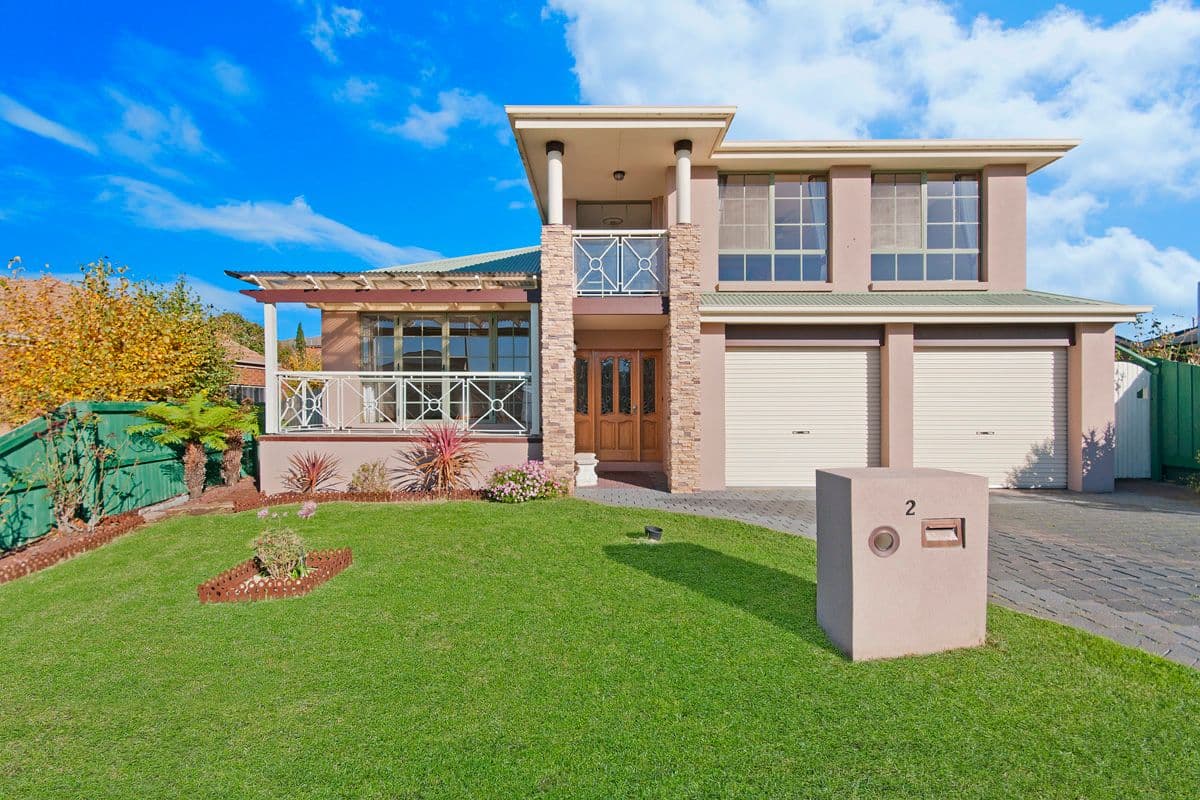 4 Lake Spur, Kew, Kew - Image 1