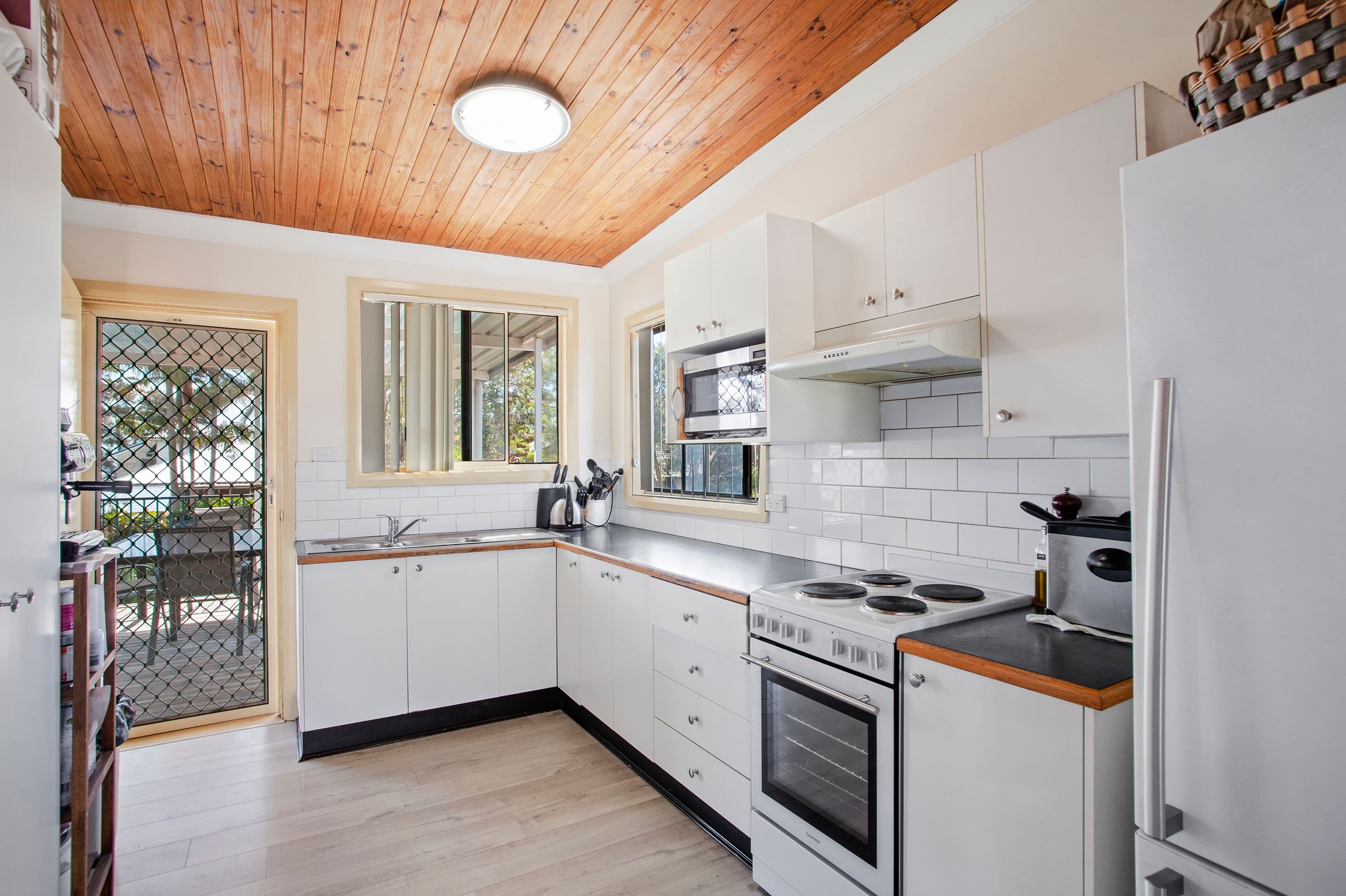 39 Ferndale Street, Killarney Vale NSW 2261, Killarney Vale - Thumbnail 2