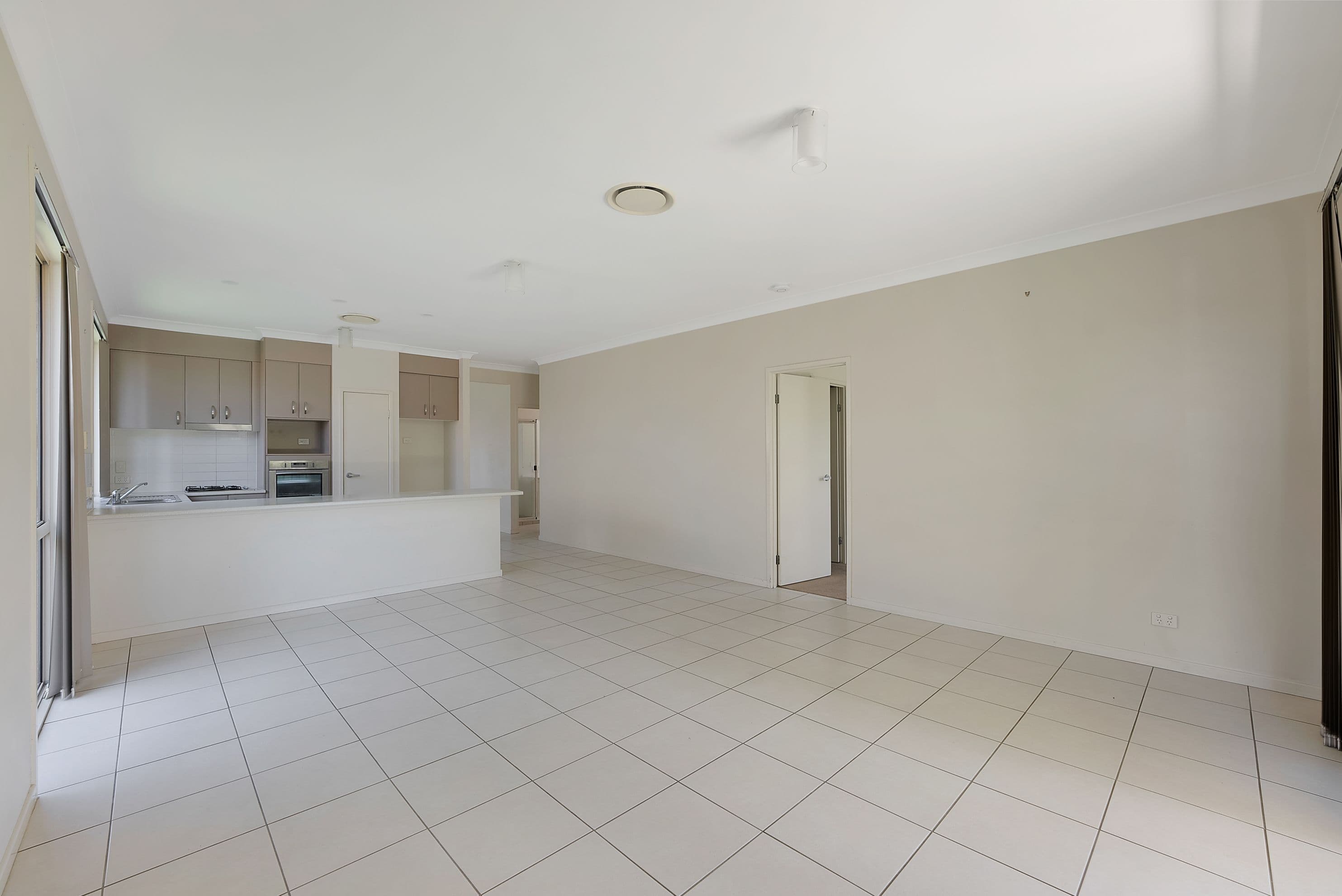 19 Eaton Close, North Lakes QLD 4509, North Lakes - Thumbnail 4