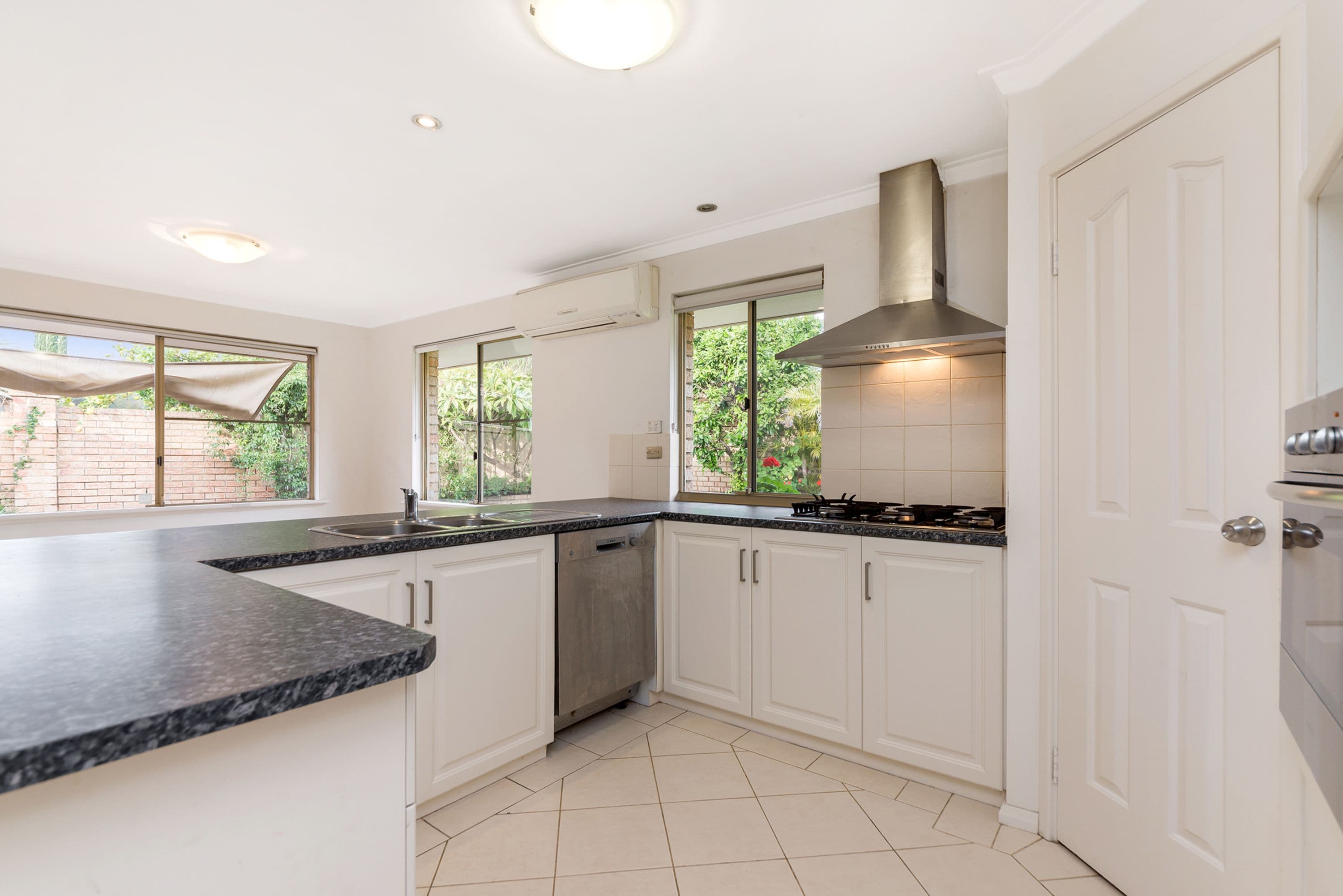 692A Canning Highway, Applecross WA 6153, Applecross - Thumbnail 2