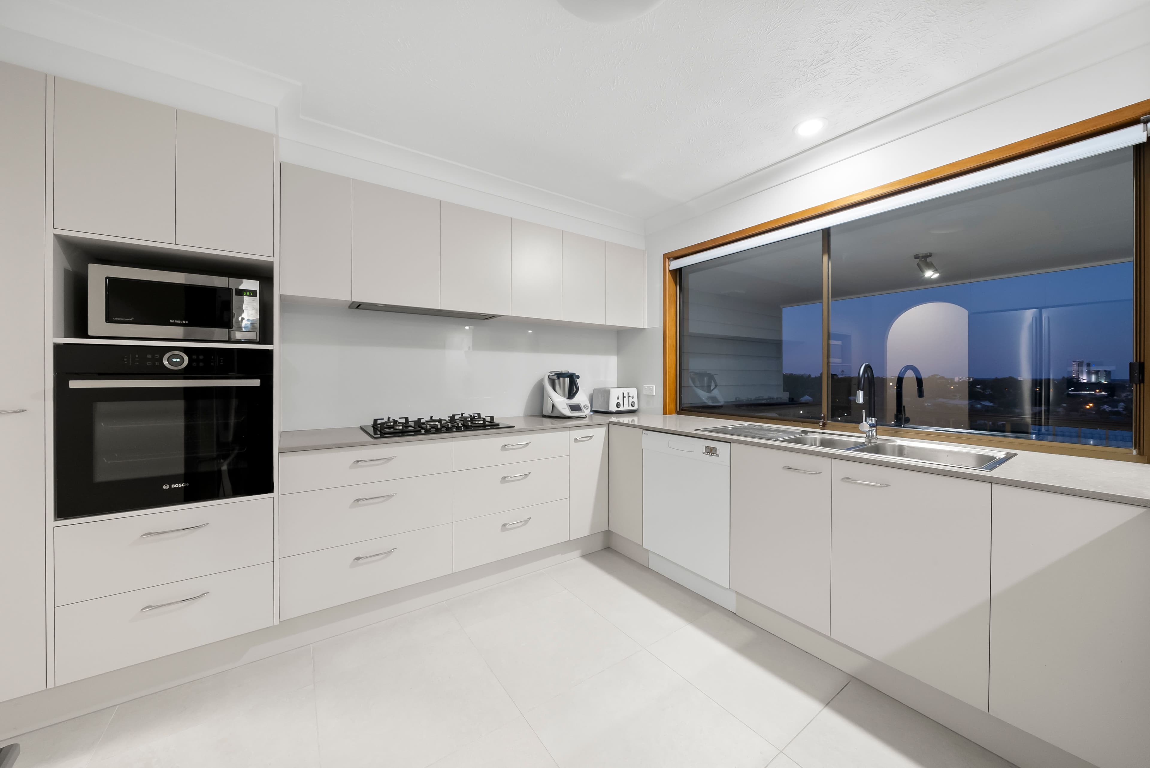 14 Jandakot Court, Elanora QLD 4221, Elanora - Thumbnail 6