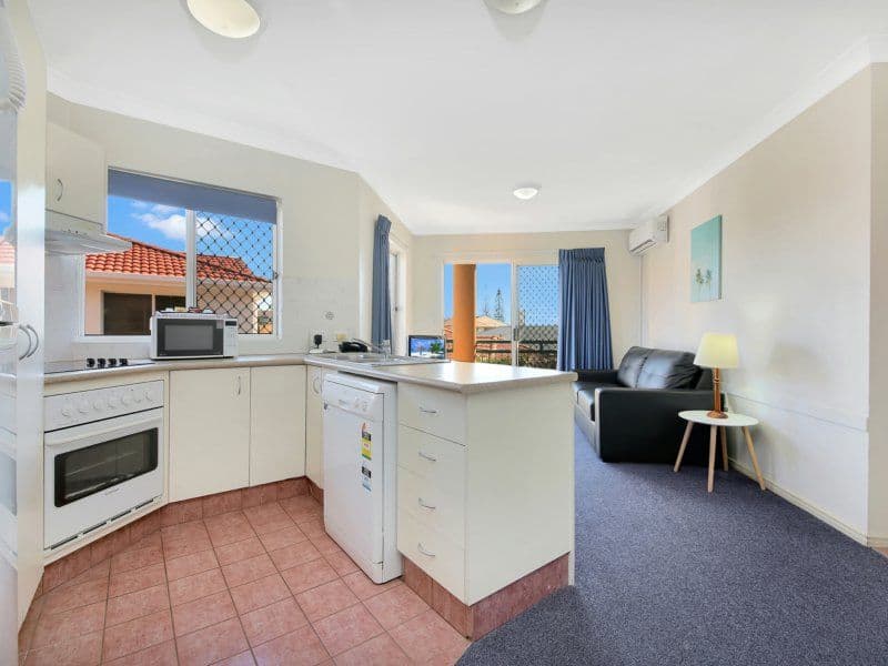 40 Burra Street, Surfers Paradise QLD 4217, Surfers Paradise - Thumbnail 3