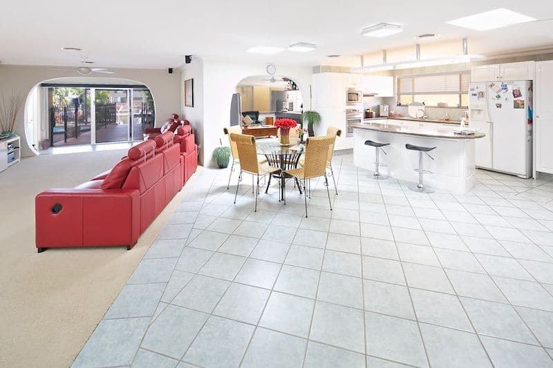 6 Bulolo Avenue, RUNAWAY BAY QLD 4216, Runaway Bay - Thumbnail 4