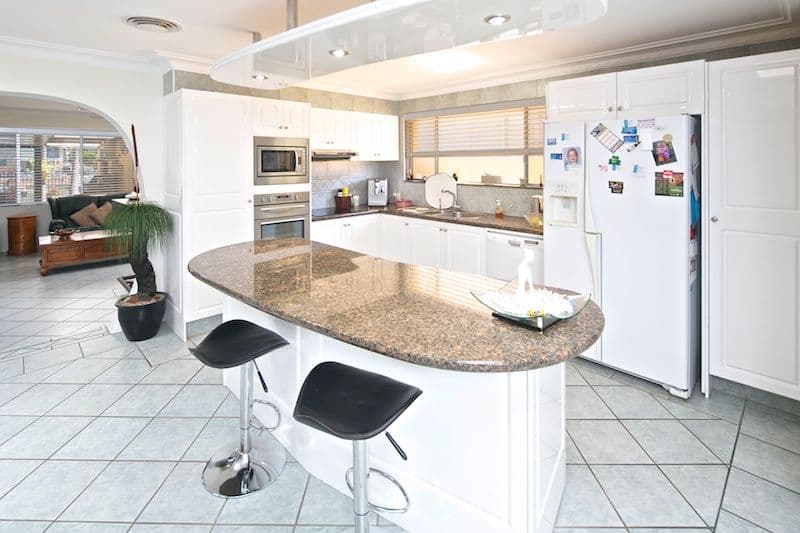 6 Bulolo Avenue, RUNAWAY BAY QLD 4216, Runaway Bay - Thumbnail 6
