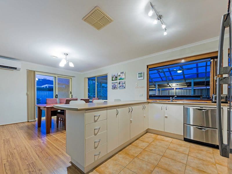 10 Hindmarsh Drive, Wyndham Vale VIC 3024, Wyndham Vale - Thumbnail 4
