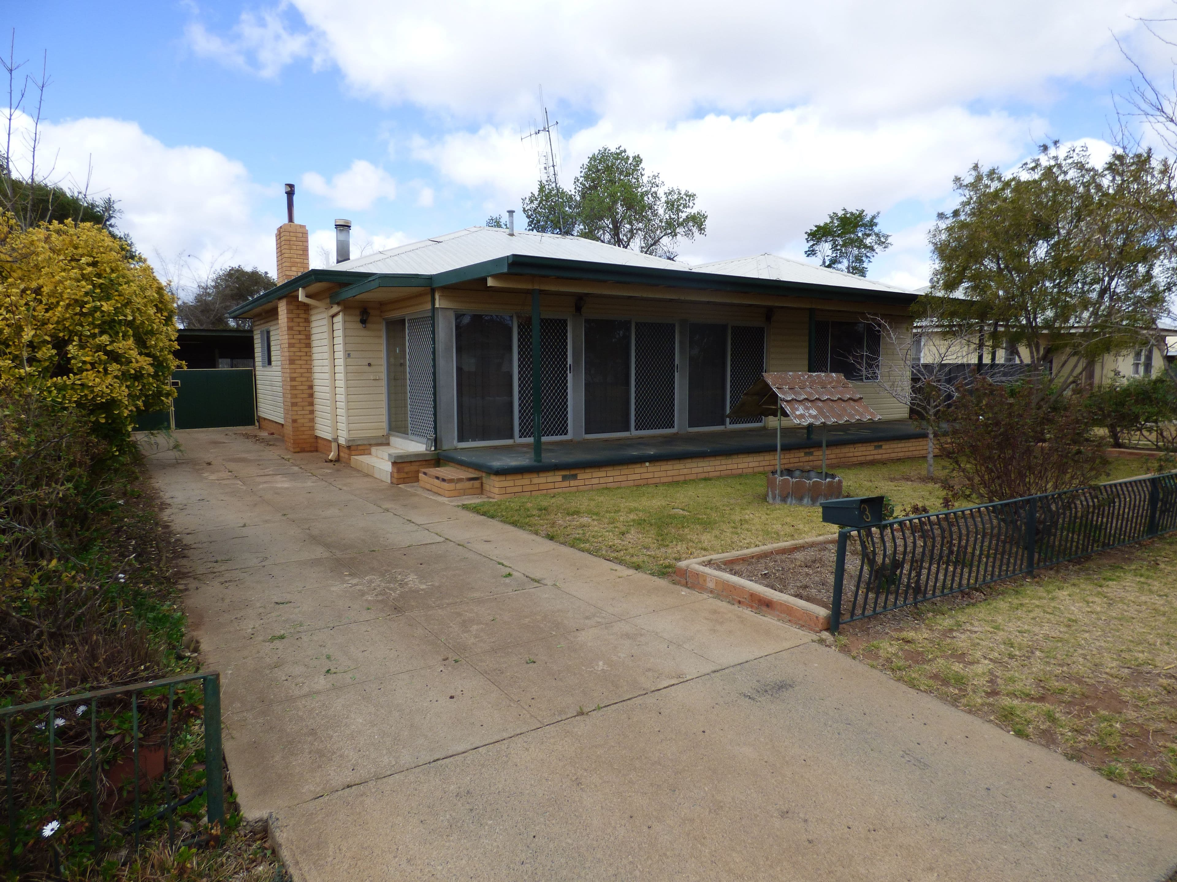 3 Bartley Street, Forbes - Image 1