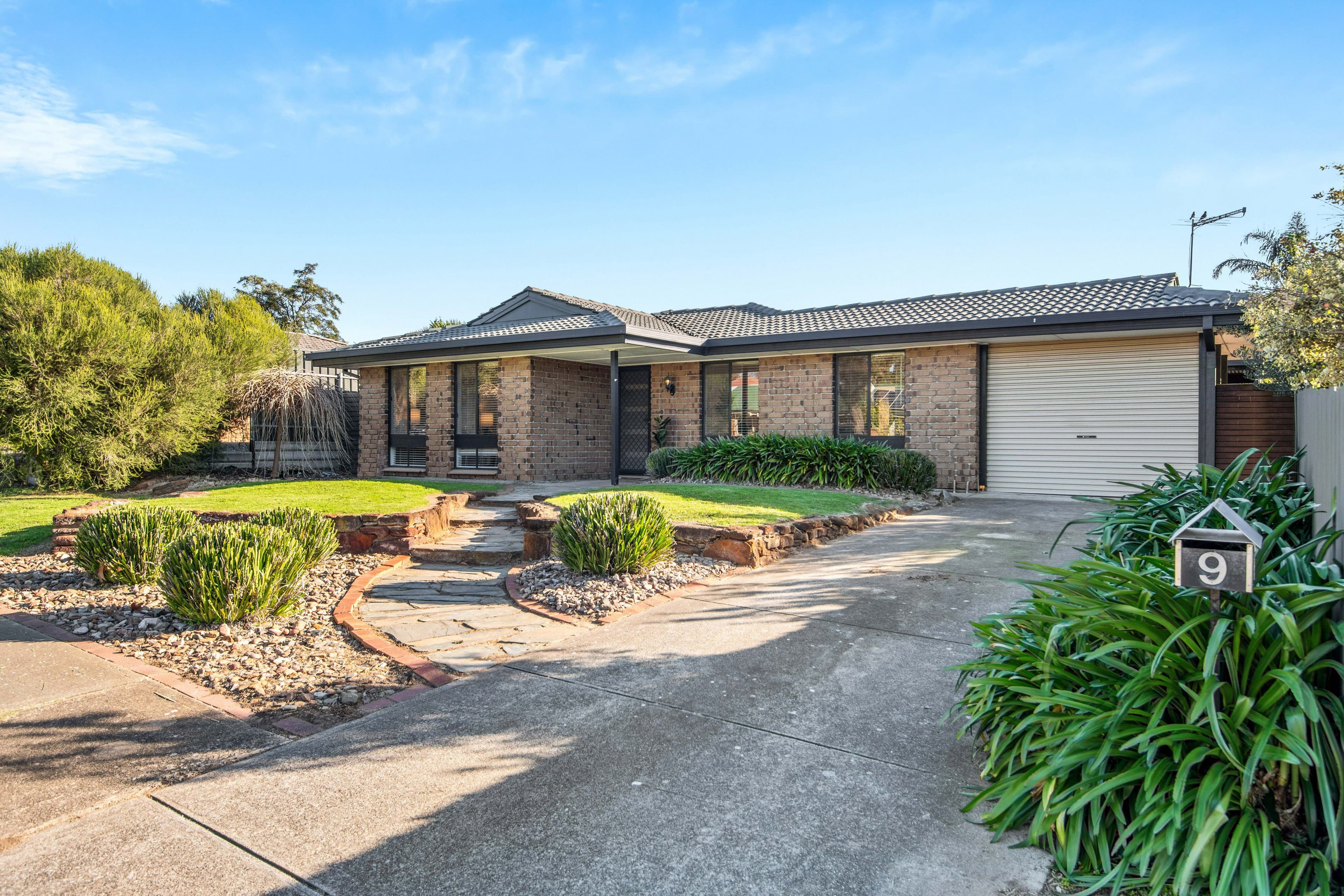 9 Bachmann Avenue, Old Reynella SA 5161, Old Reynella - Thumbnail 2